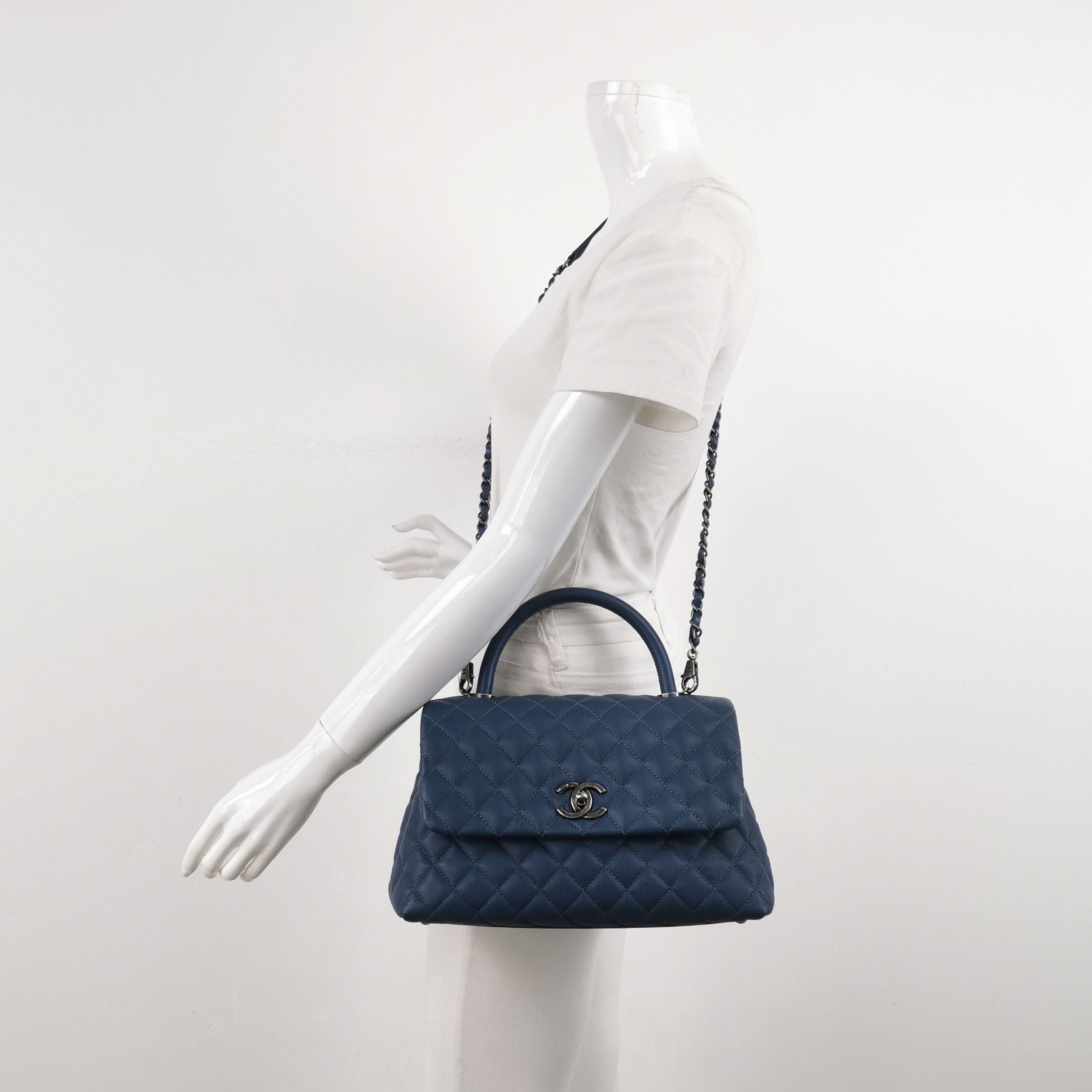 Chanel Chanel Women os Shoulder Bags Size ONE SIZE - 2 Thumbnail