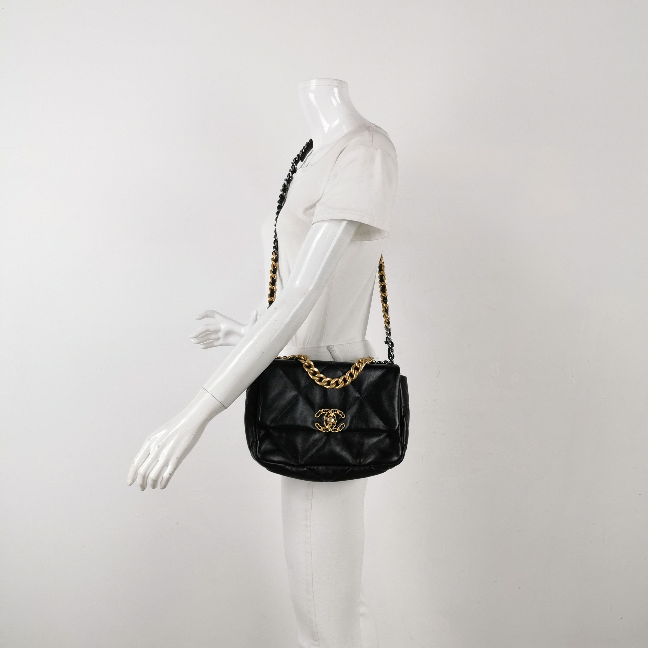 Chanel Chanel Women os Shoulder Bags Size ONE SIZE - 2 Thumbnail