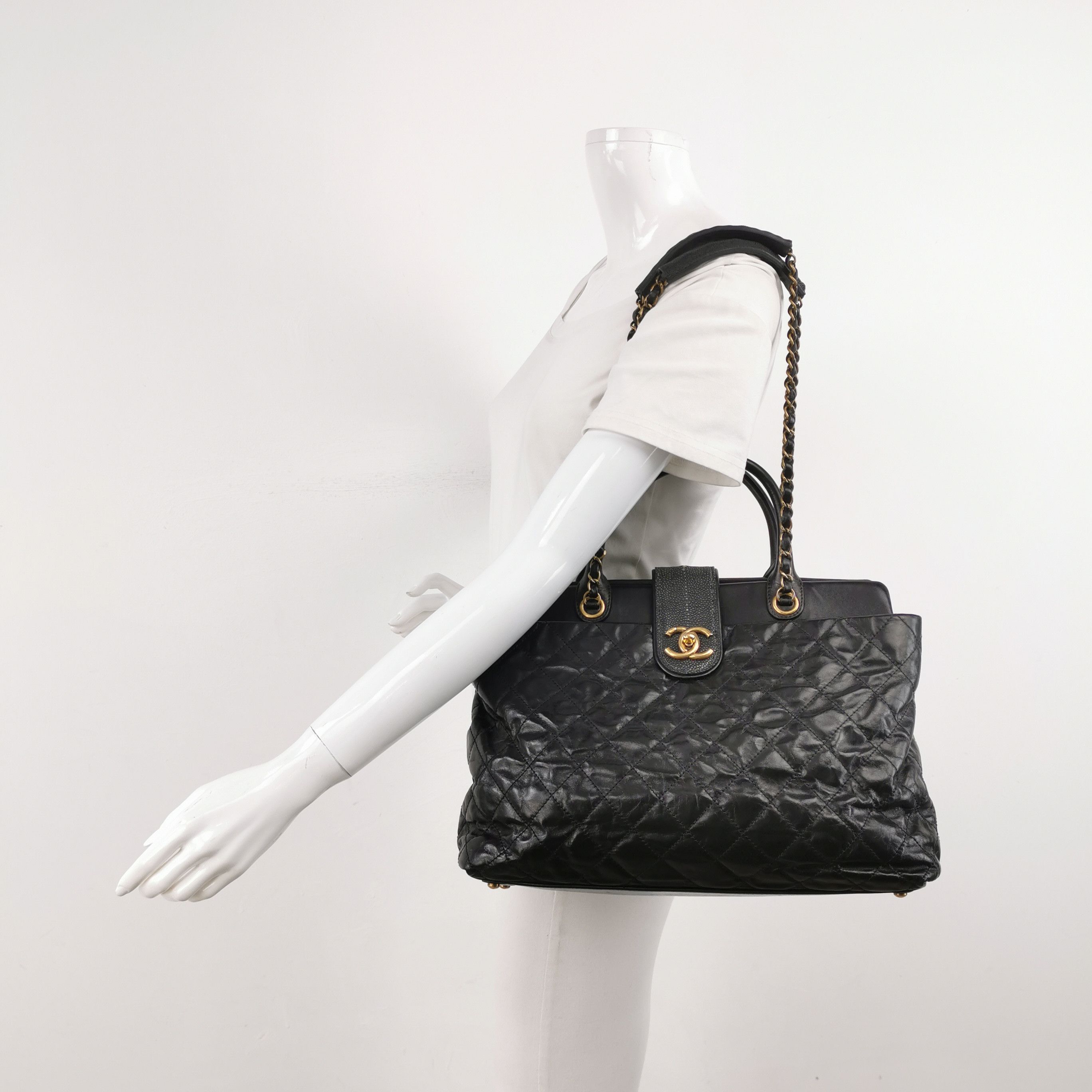 Chanel Chanel Women os Shoulder Bags Size ONE SIZE - 2 Thumbnail
