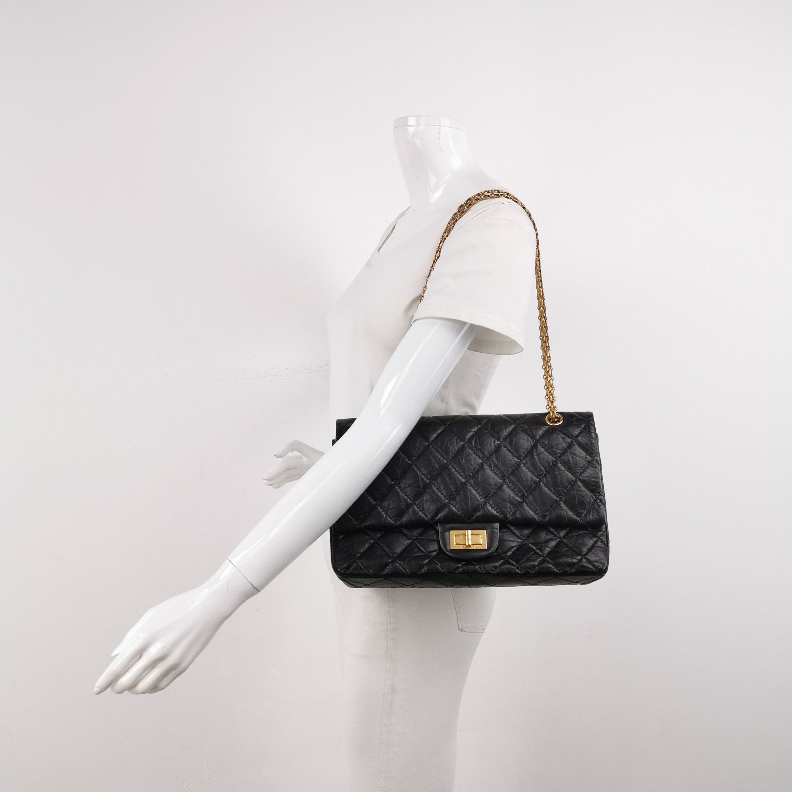 Chanel Chanel Women os Shoulder Bags Size ONE SIZE - 2 Thumbnail