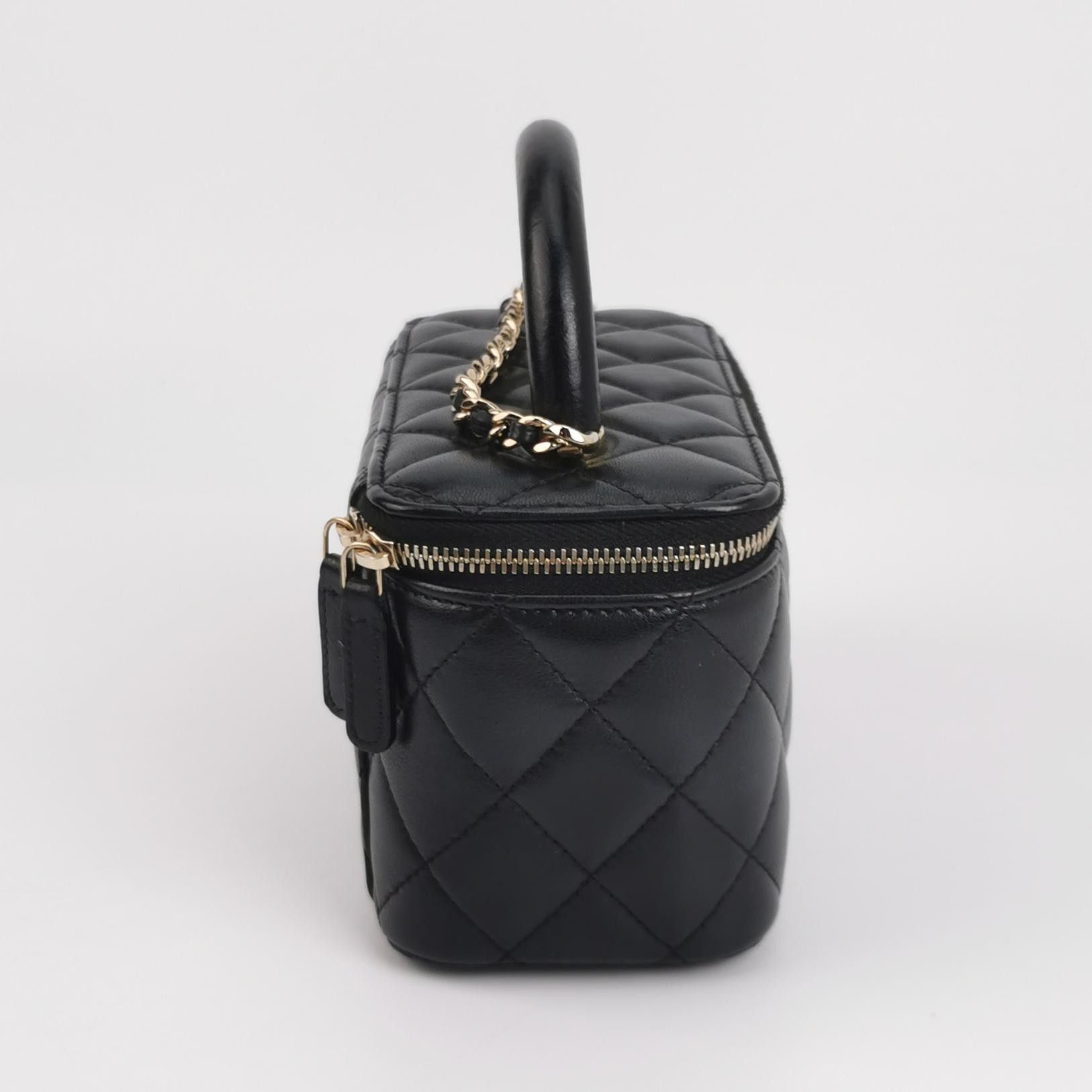 Chanel Chanel Women os Shoulder Bags Size ONE SIZE - 4 Thumbnail