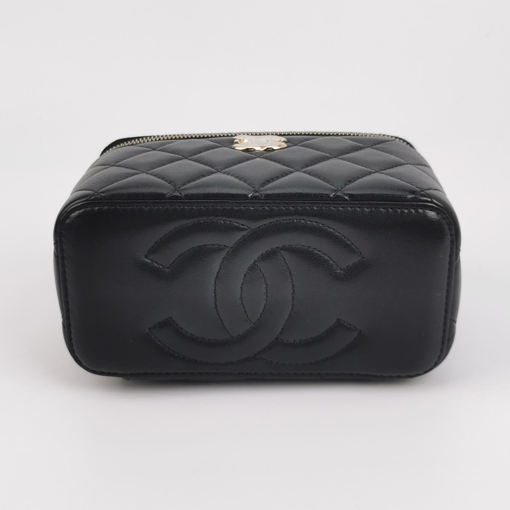 Chanel Chanel Women os Shoulder Bags Size ONE SIZE - 6 Thumbnail