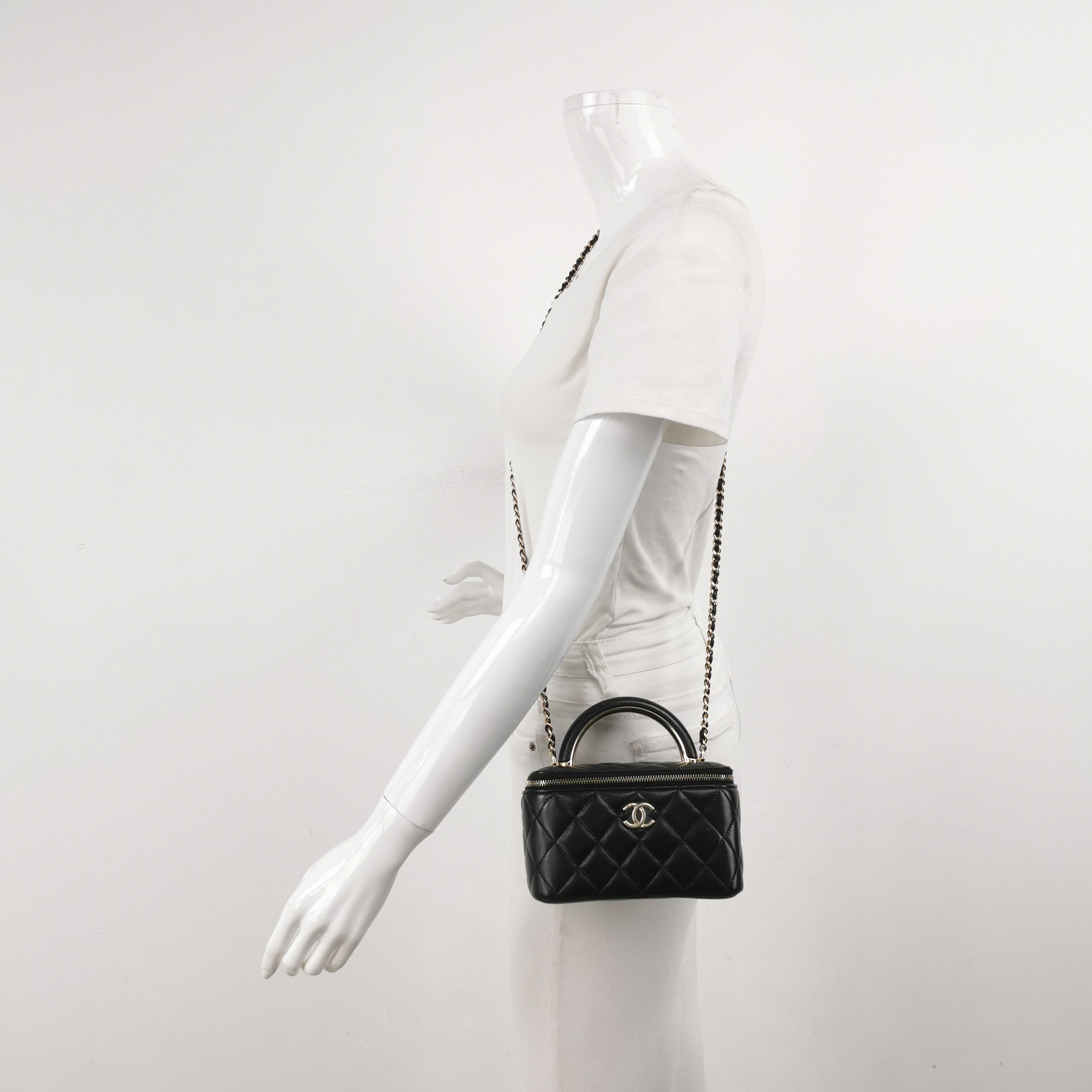 Chanel Chanel Women os Shoulder Bags Size ONE SIZE - 2 Thumbnail