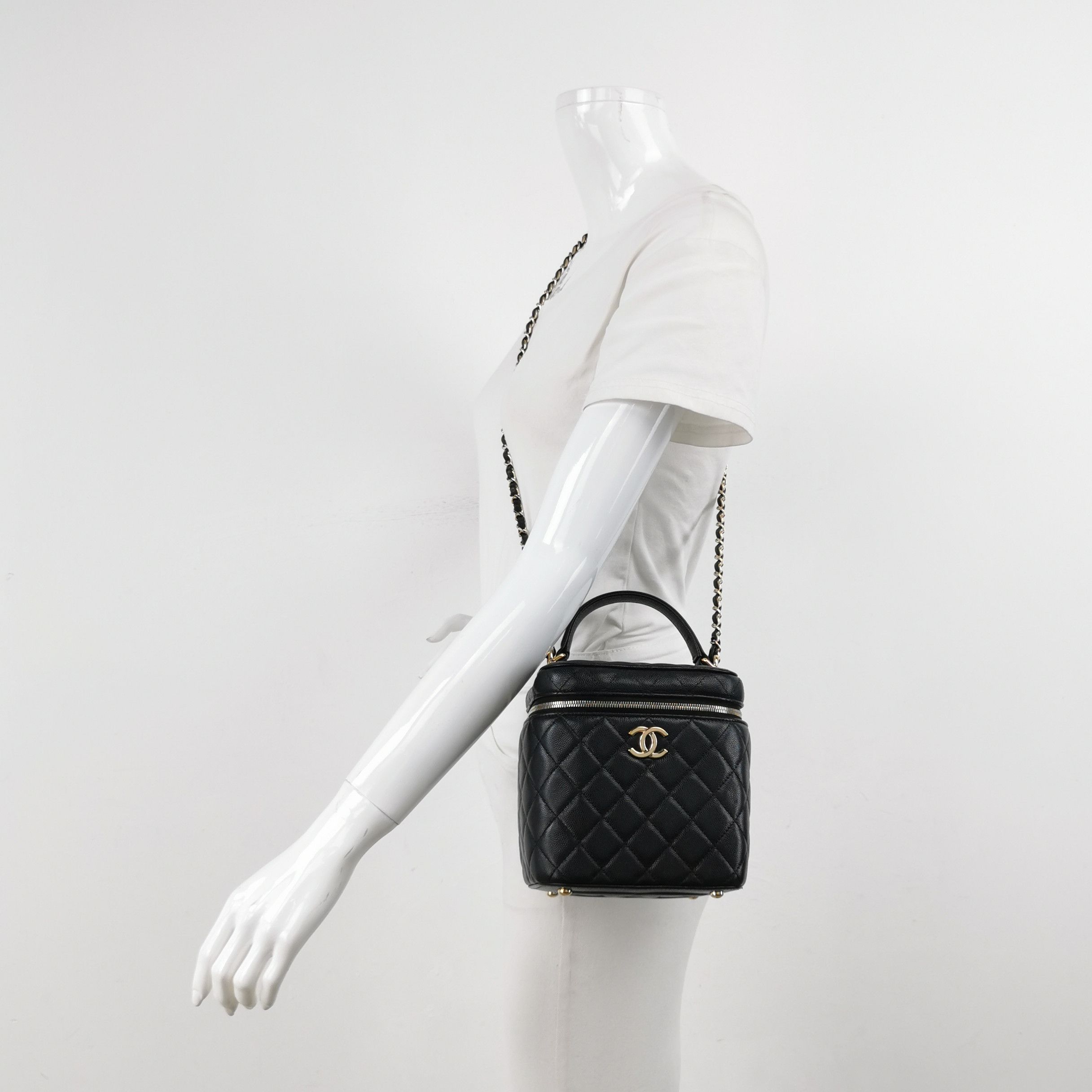 Chanel Chanel Women os Shoulder Bags Size ONE SIZE - 2 Thumbnail