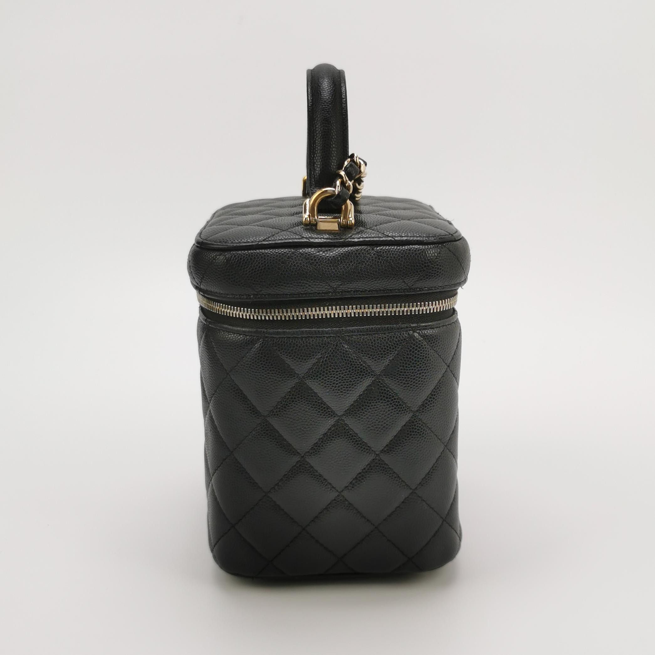 Chanel Chanel Women os Shoulder Bags Size ONE SIZE - 3 Thumbnail