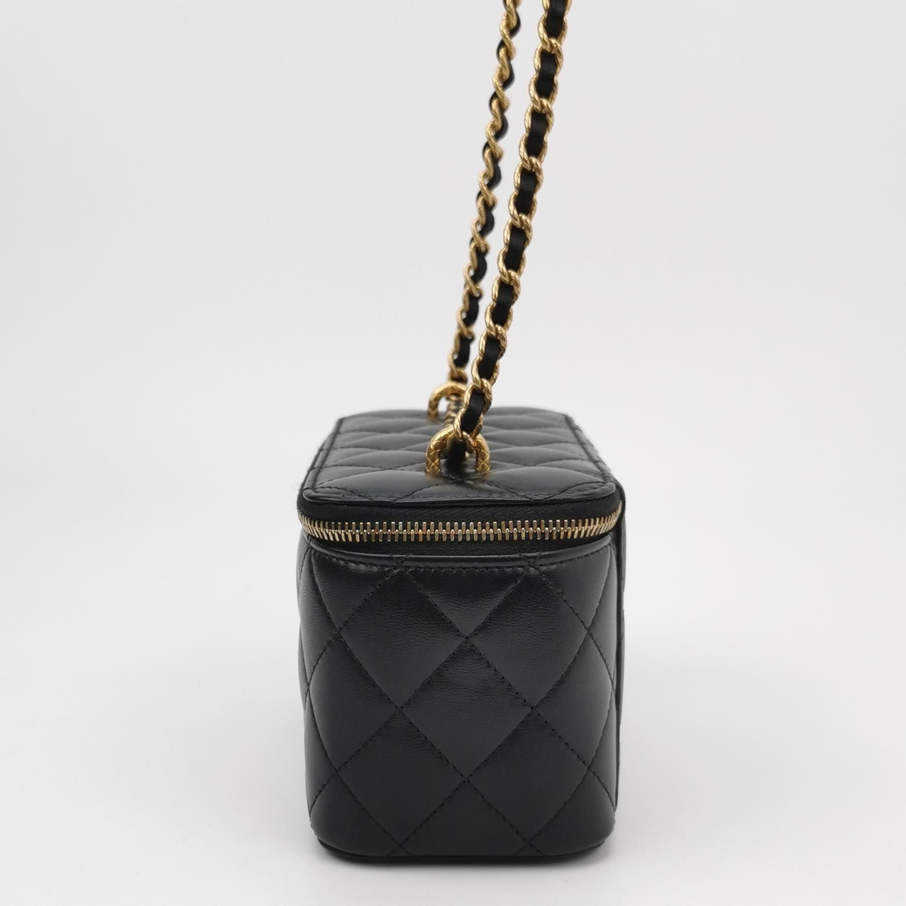 Chanel Chanel Women os Shoulder Bags Size ONE SIZE - 3 Thumbnail