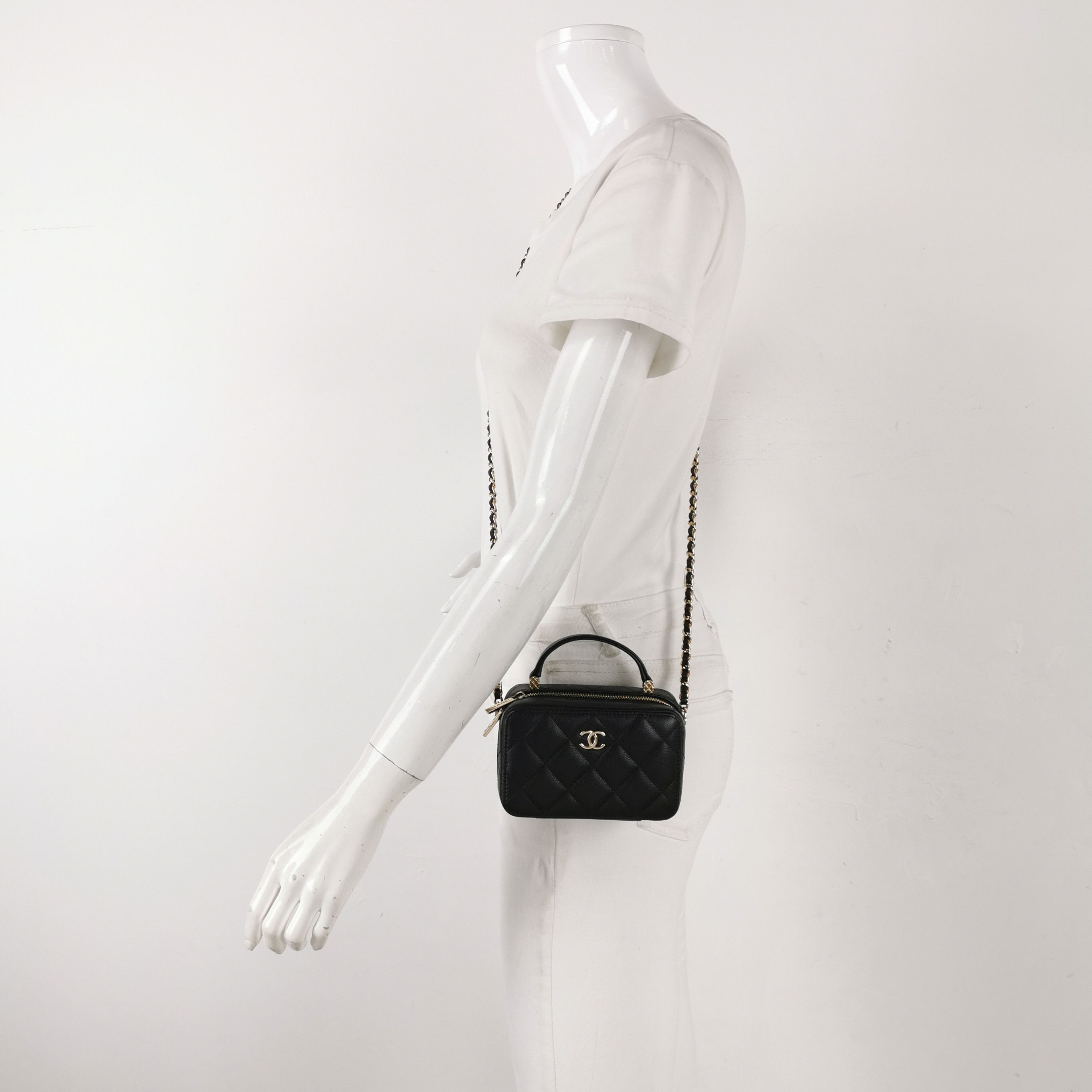 Chanel Chanel Women os Shoulder Bags Size ONE SIZE - 2 Thumbnail