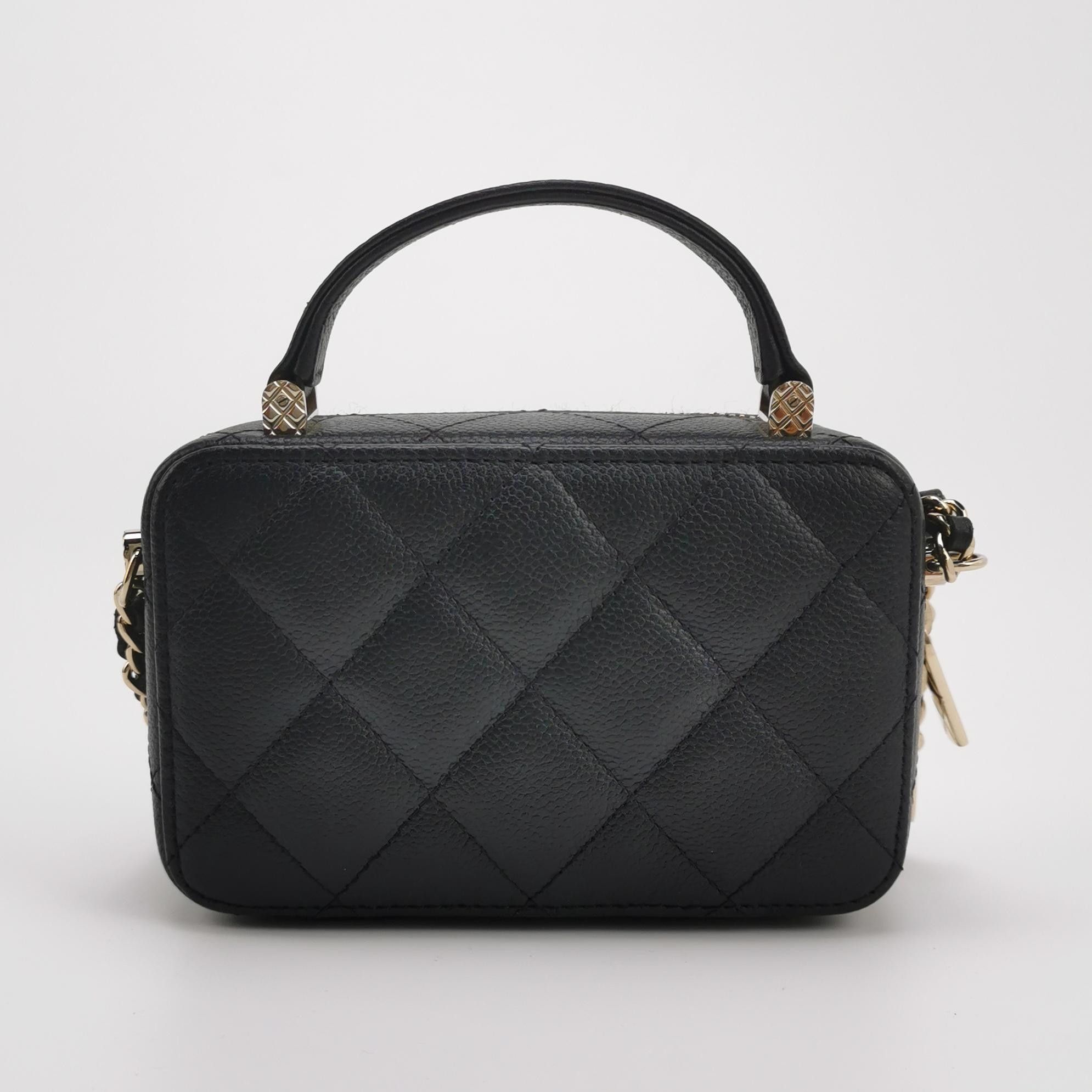 Chanel Chanel Women os Shoulder Bags Size ONE SIZE - 5 Thumbnail