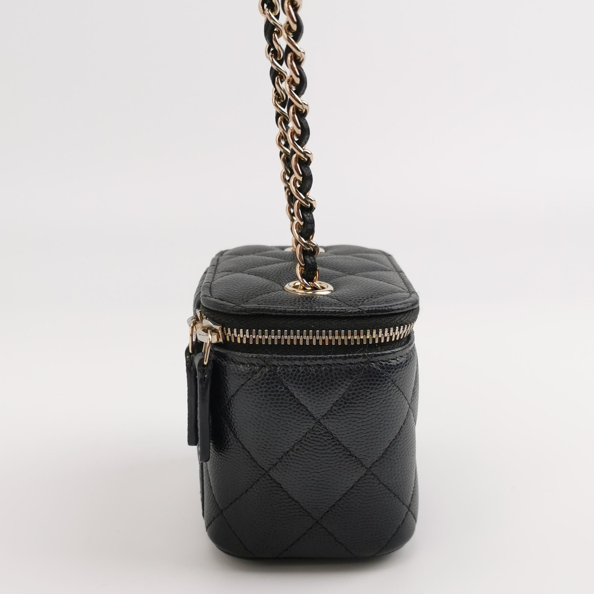 Chanel Chanel Women os Shoulder Bags Size ONE SIZE - 4 Thumbnail