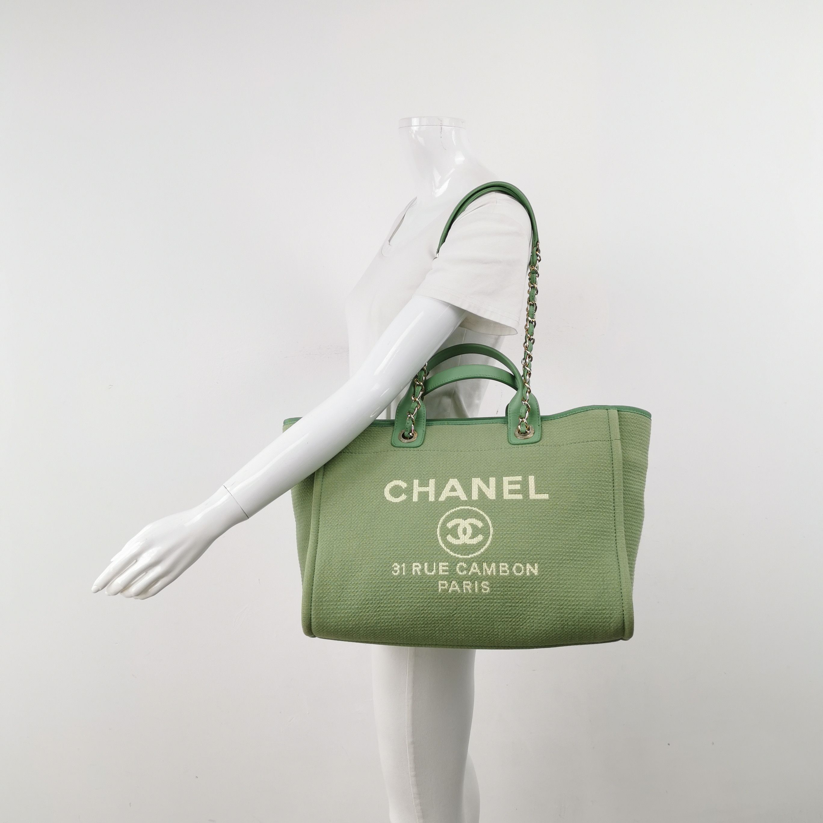 Chanel Chanel Women os Shoulder Bags Size ONE SIZE - 2 Thumbnail