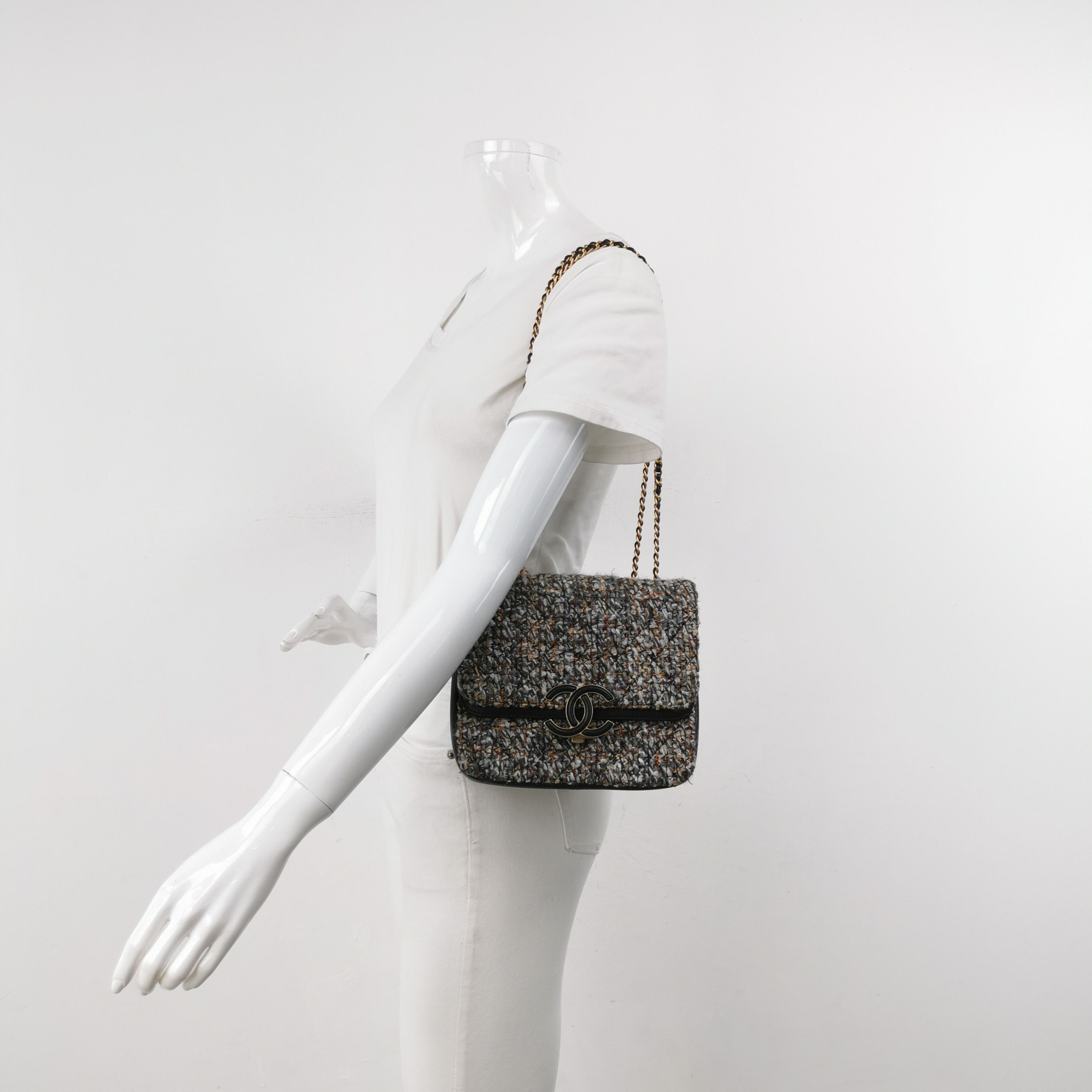 Chanel Chanel Women os Shoulder Bags Size ONE SIZE - 2 Thumbnail