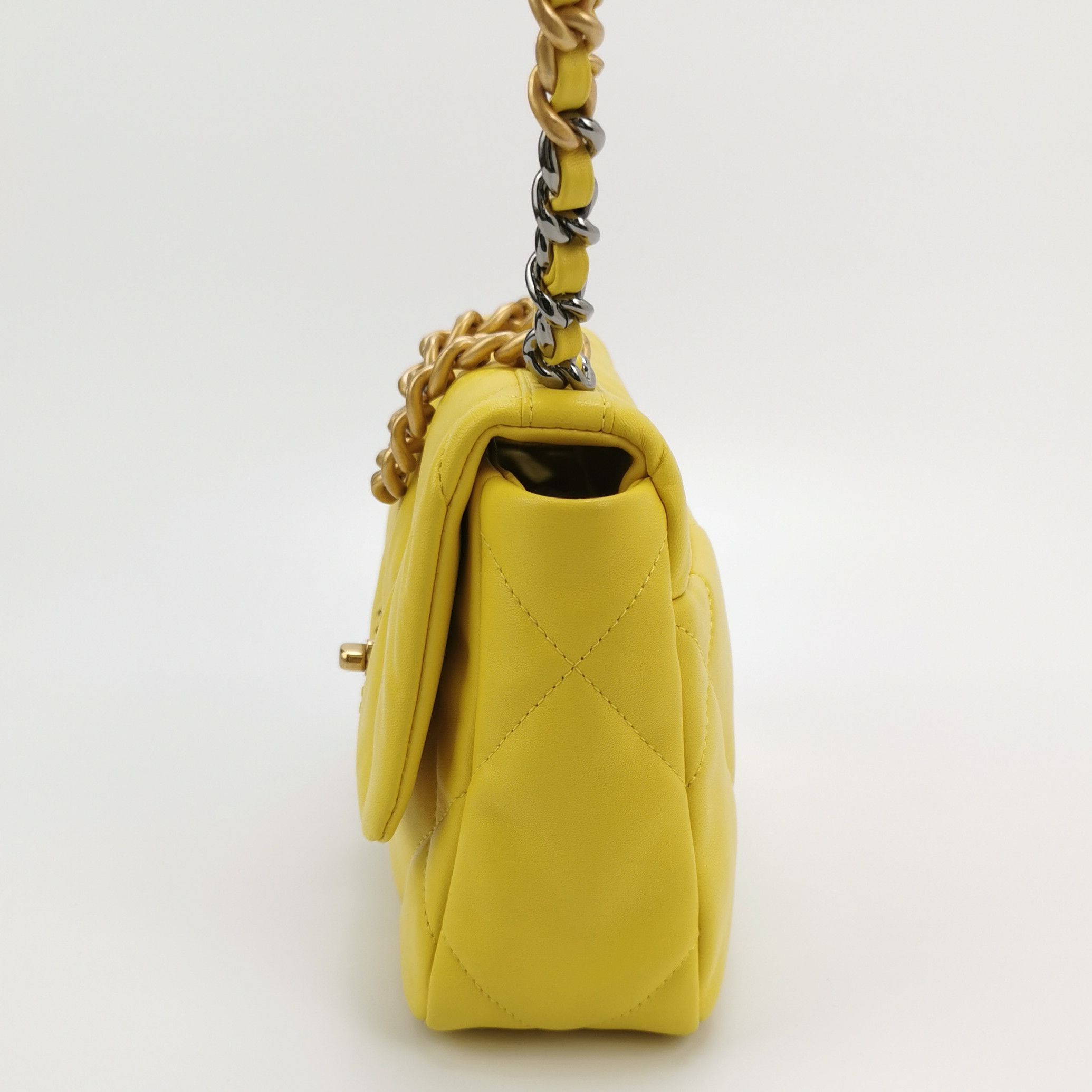 Chanel Chanel Women os Shoulder Bags Size ONE SIZE - 3 Thumbnail