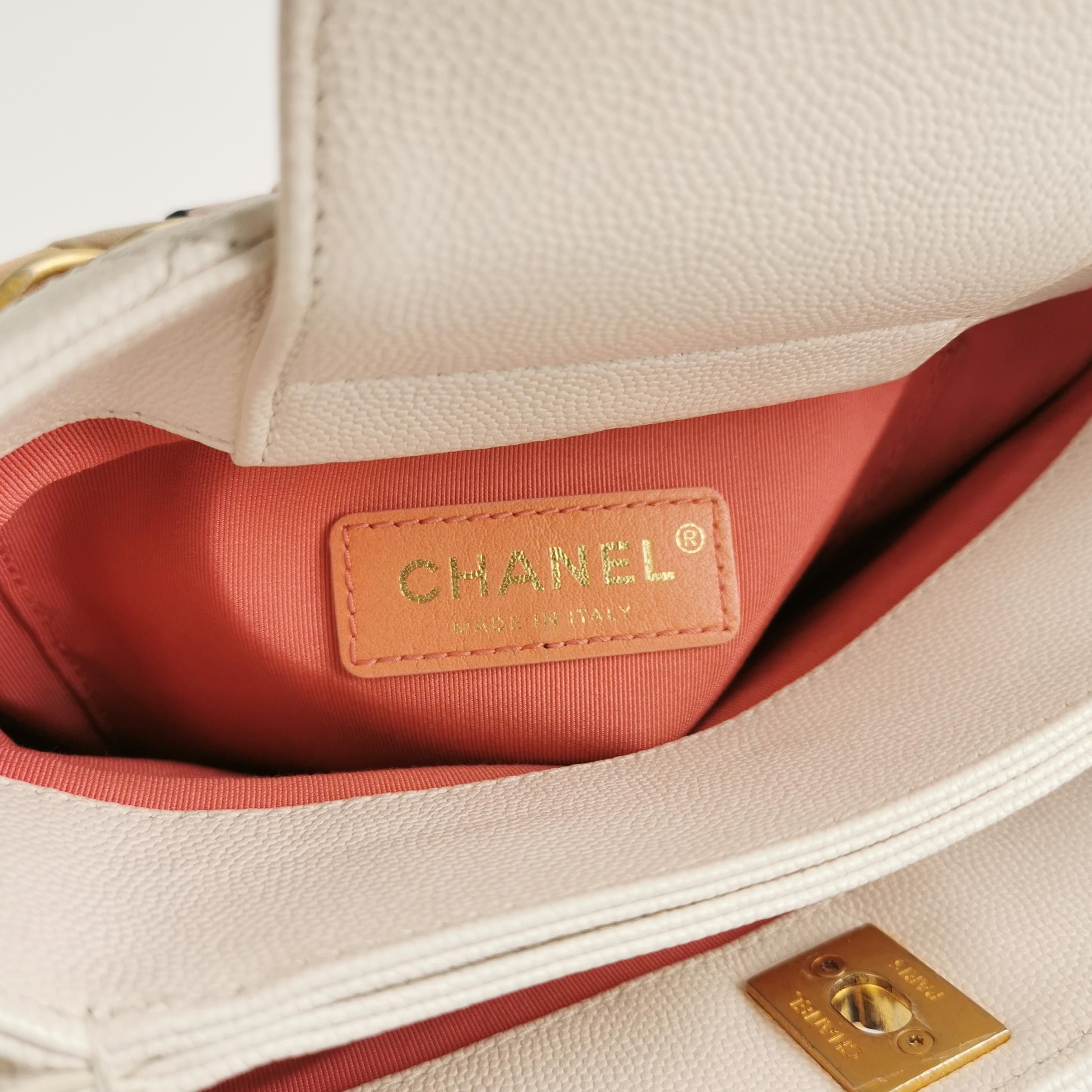Chanel Chanel Women os Shoulder Bags Size ONE SIZE - 8 Thumbnail