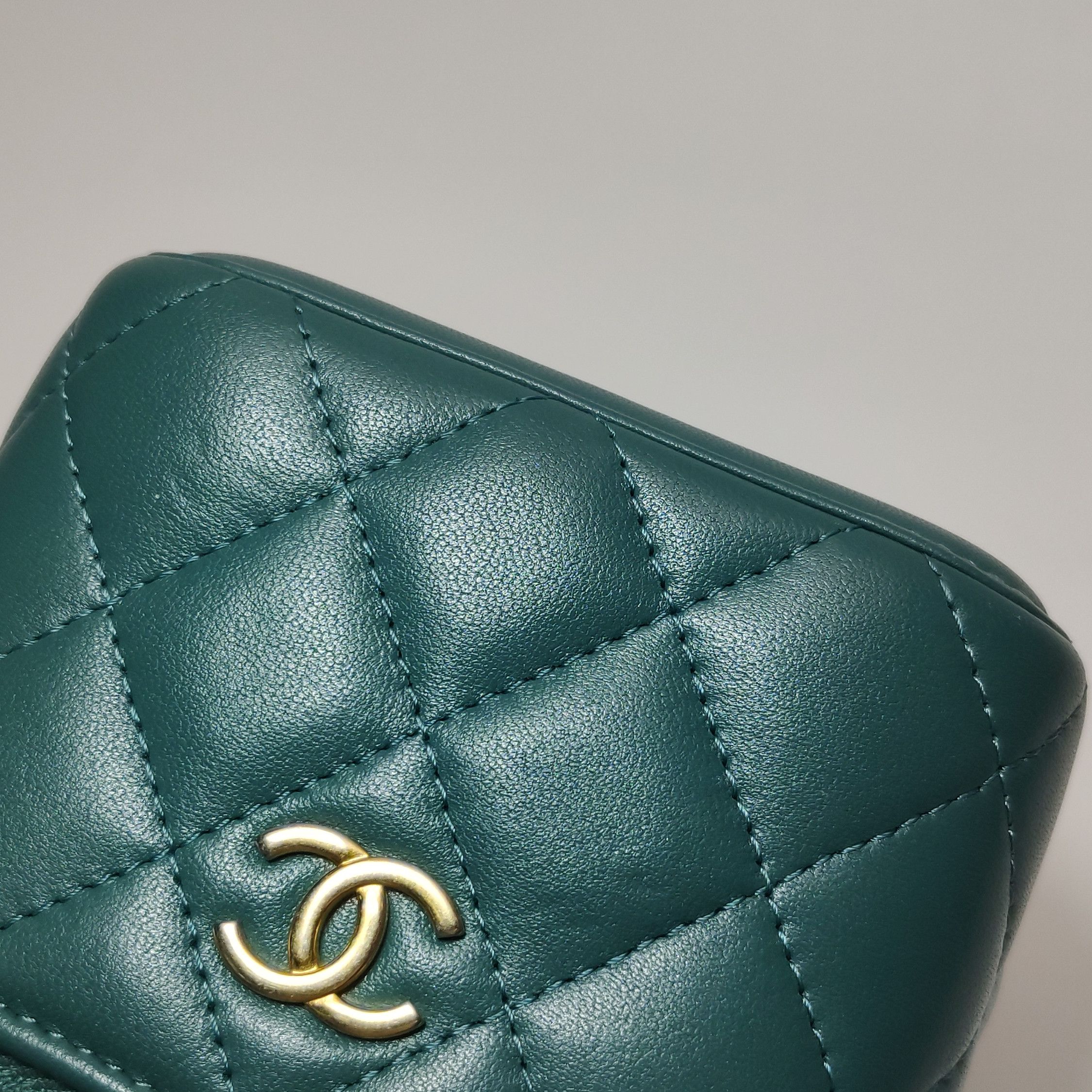 Chanel Chanel Women os Crossbody Bags Size ONE SIZE - 23 Thumbnail