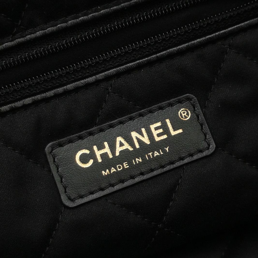 Chanel Chanel Women os Shoulder Bags Size ONE SIZE - 8 Thumbnail