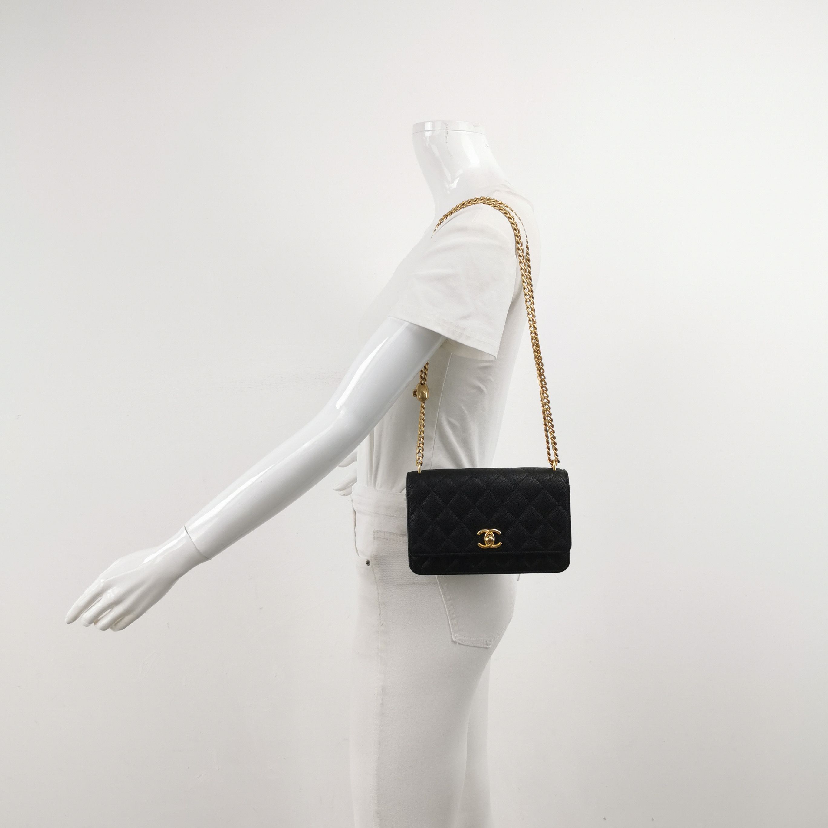 Chanel Chanel Women os Shoulder Bags Size ONE SIZE - 2 Thumbnail