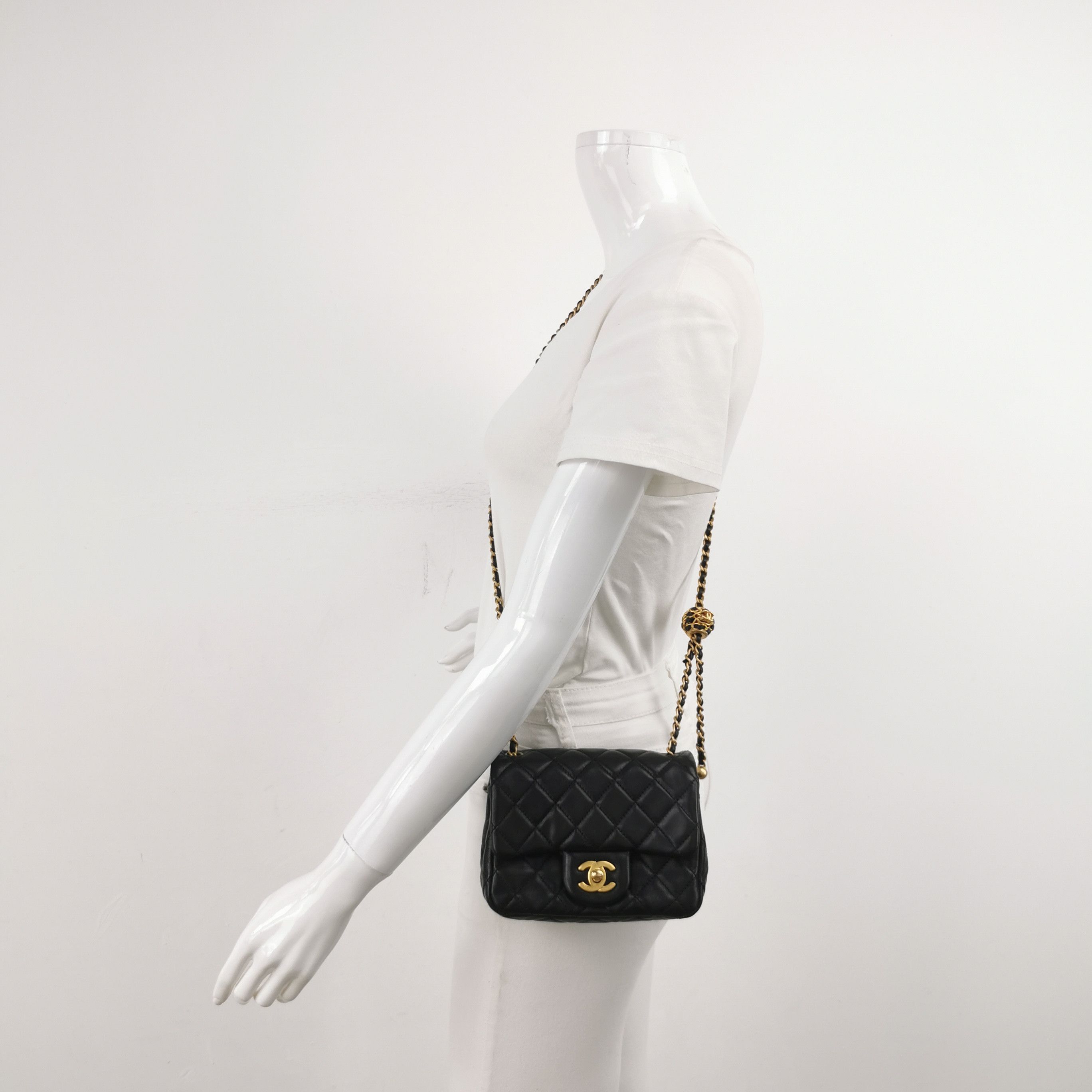 Chanel Chanel Women os Shoulder Bags Size ONE SIZE - 2 Thumbnail