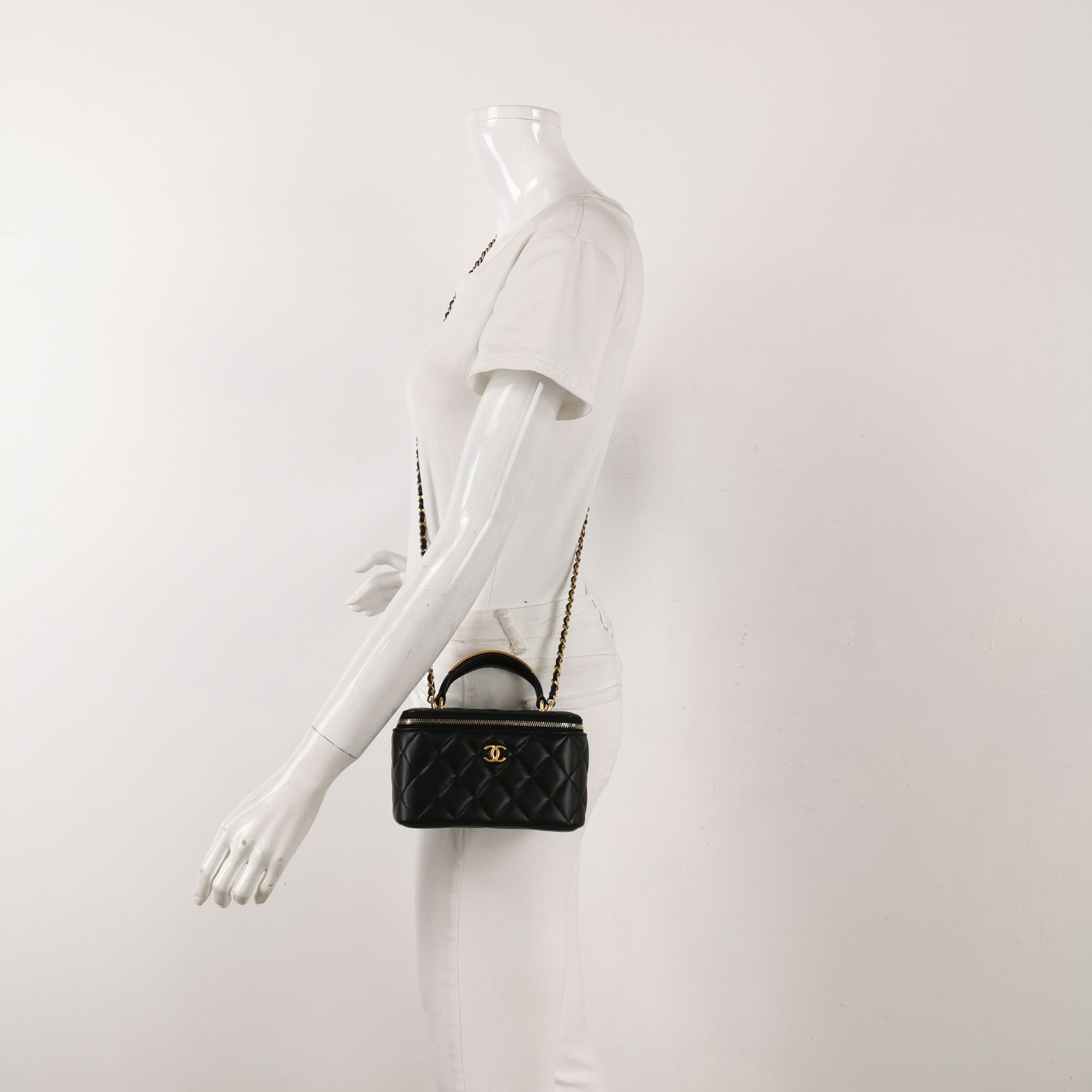 Chanel Chanel Women os Shoulder Bags Size ONE SIZE - 2 Thumbnail