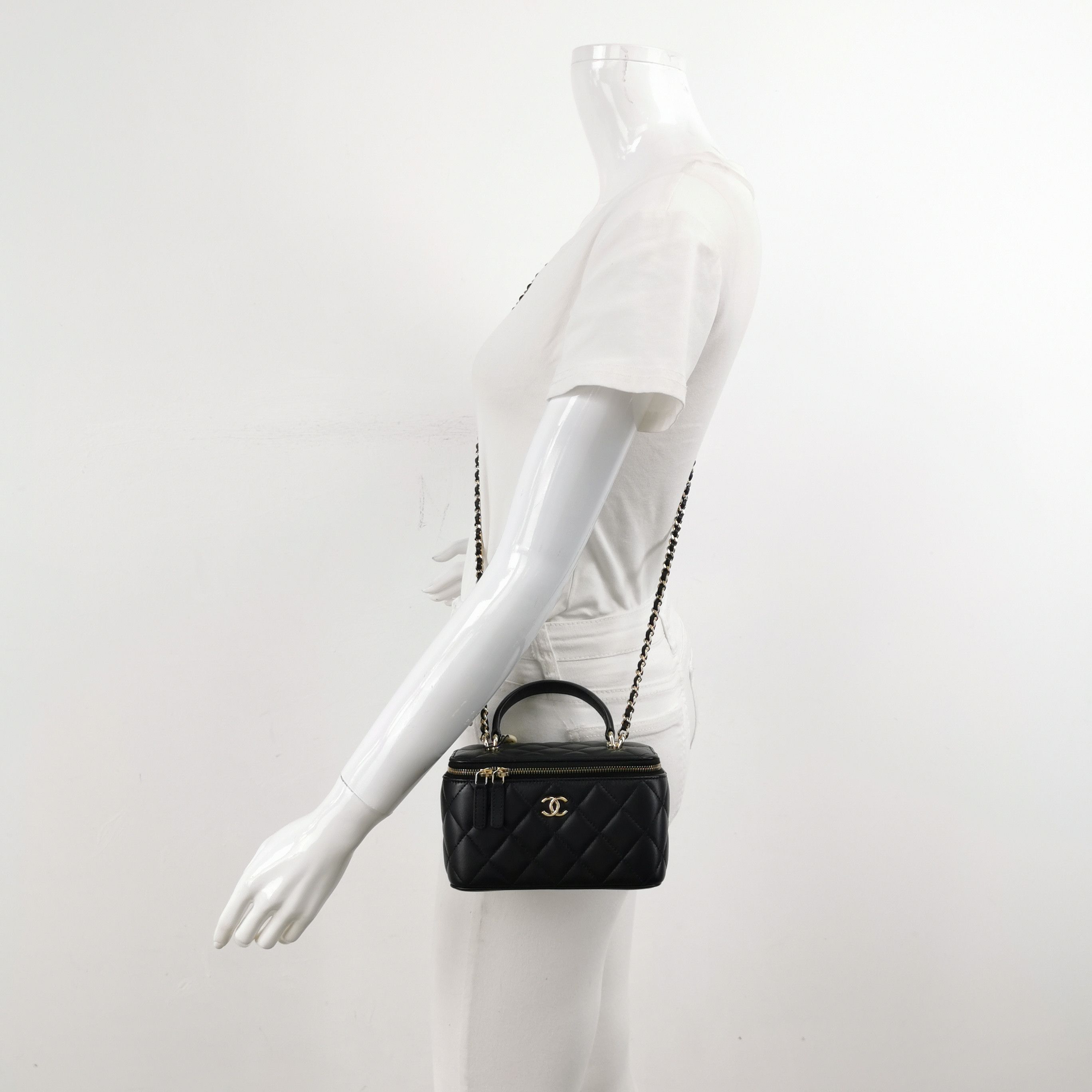 Chanel Chanel Women os Shoulder Bags Size ONE SIZE - 2 Thumbnail