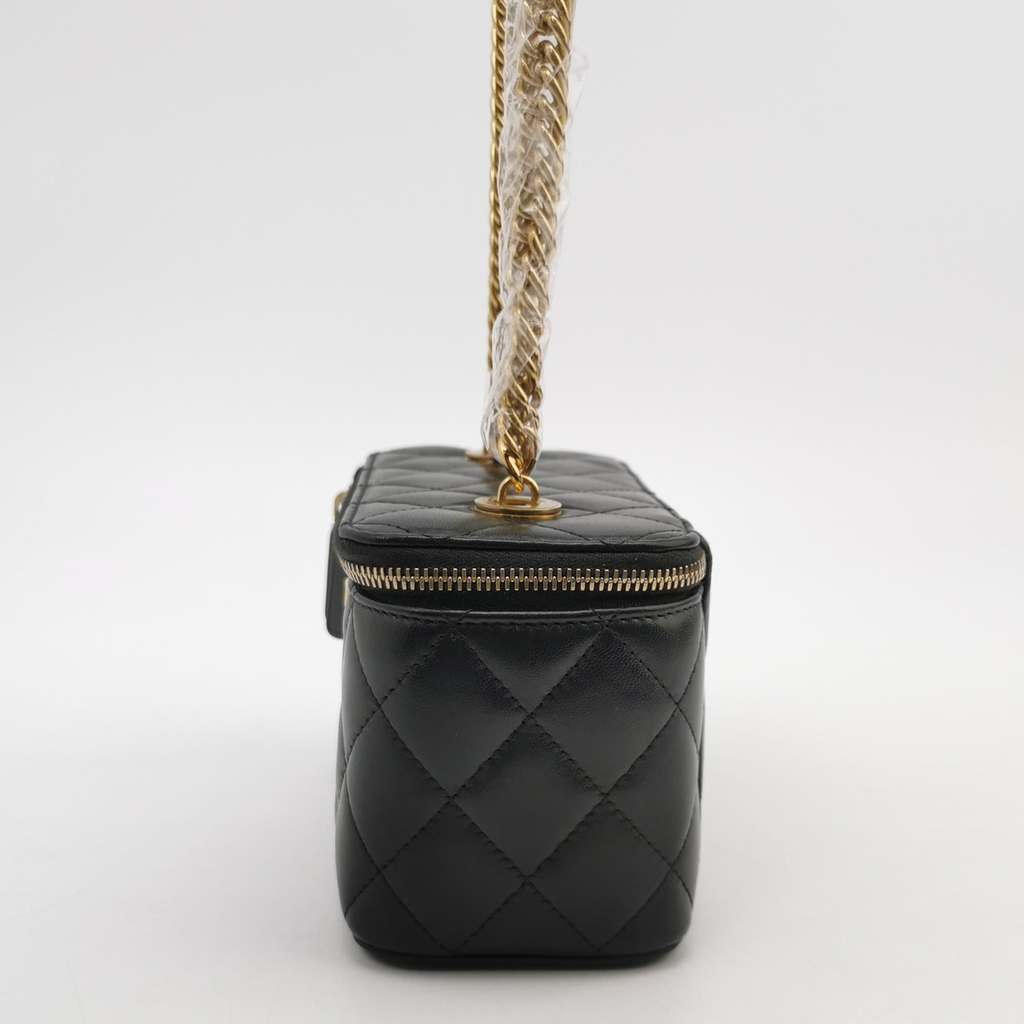 Chanel Chanel Women os Shoulder Bags Size ONE SIZE - 3 Thumbnail