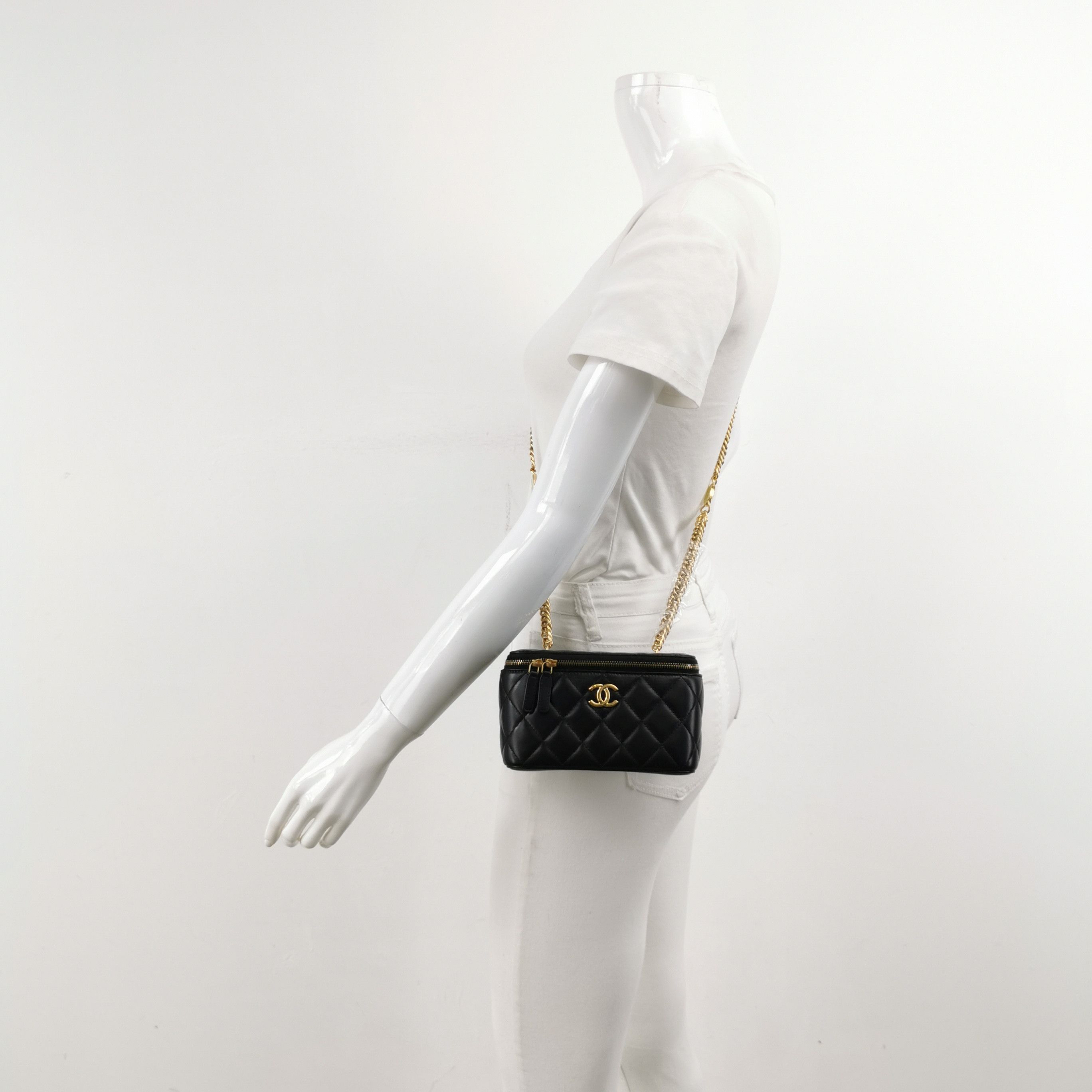Chanel Chanel Women os Shoulder Bags Size ONE SIZE - 2 Thumbnail