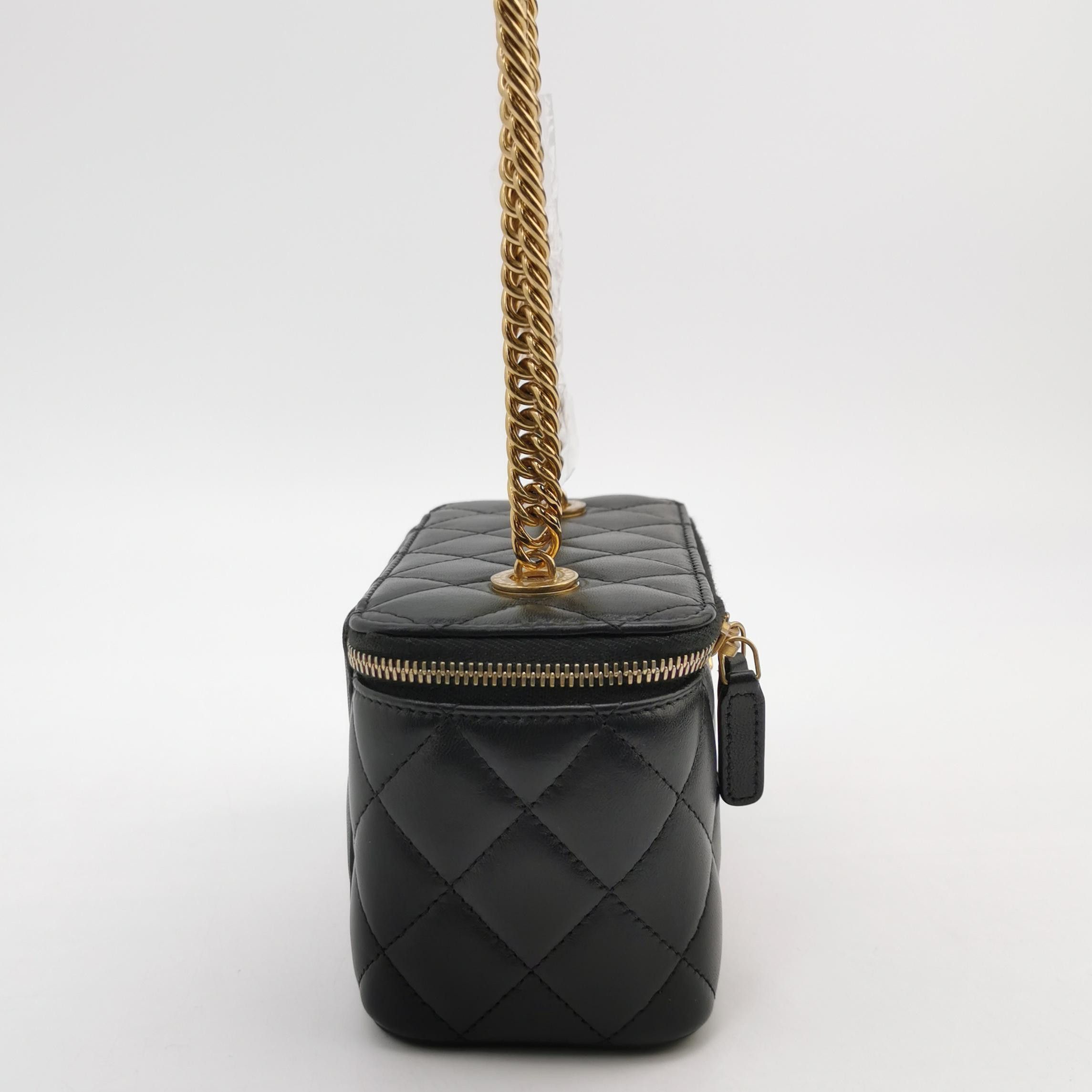 Chanel Chanel Women os Shoulder Bags Size ONE SIZE - 4 Thumbnail