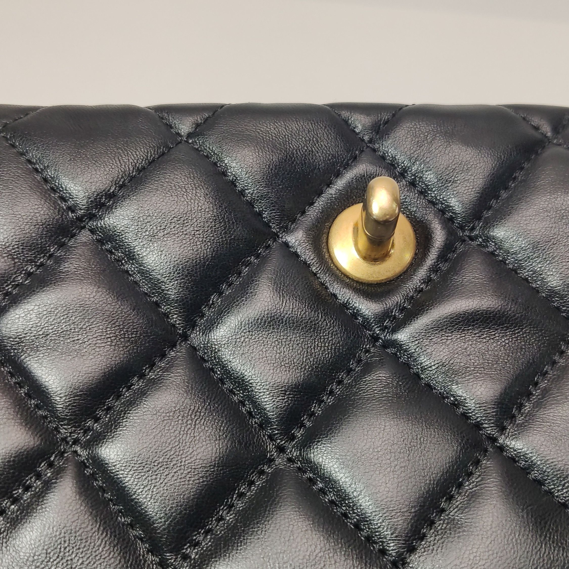 Chanel Chanel Women os Shoulder Bags Size ONE SIZE - 23 Thumbnail