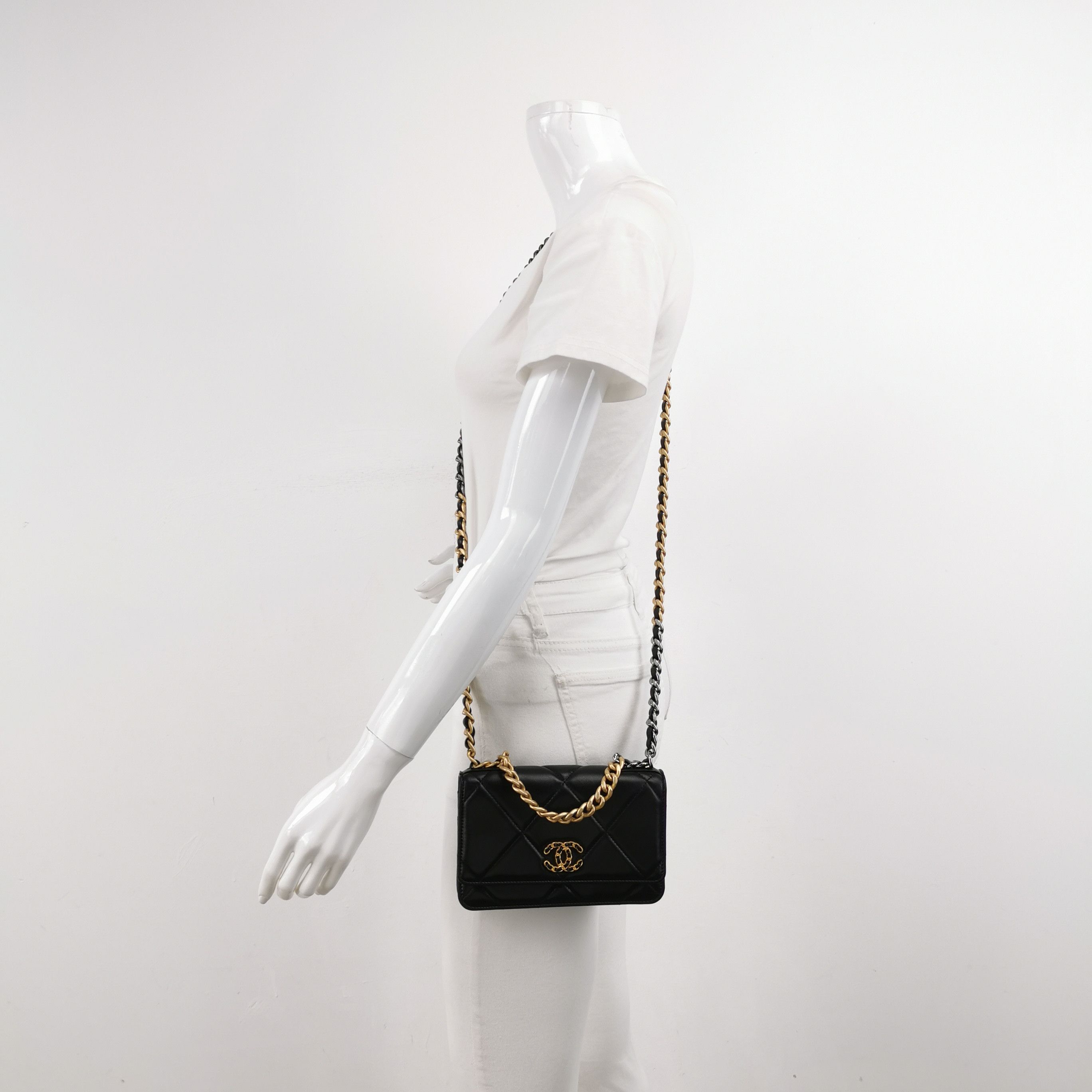 Chanel Chanel Women os Shoulder Bags Size ONE SIZE - 2 Thumbnail