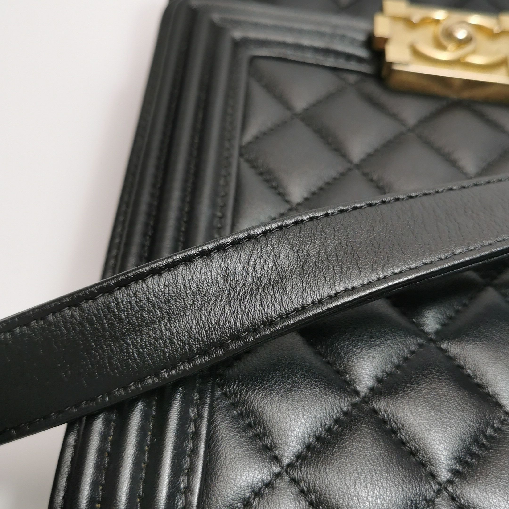 Chanel Chanel Women os Shoulder Bags Size ONE SIZE - 22 Thumbnail