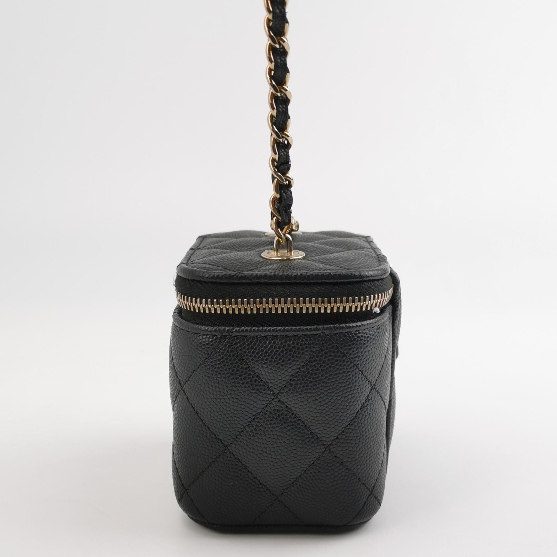 Chanel Chanel Women os Shoulder Bags Size ONE SIZE - 3 Thumbnail