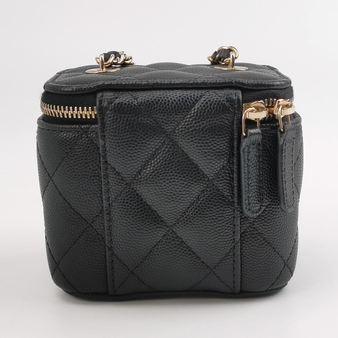Chanel Chanel Women os Shoulder Bags Size ONE SIZE - 5 Thumbnail