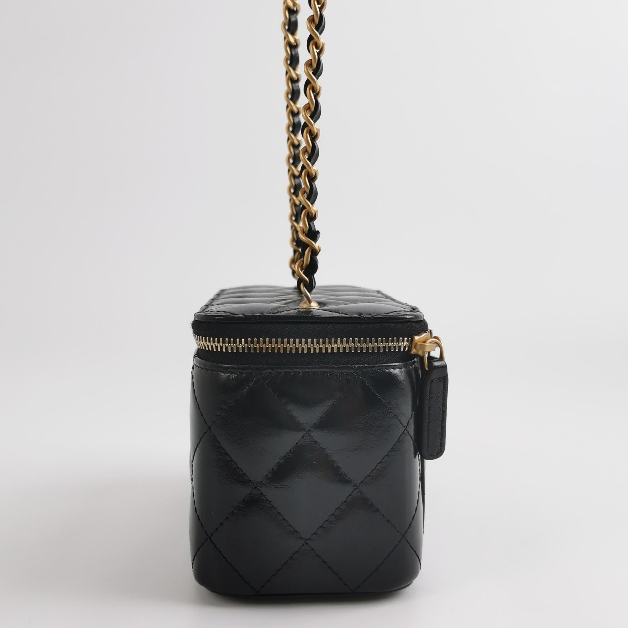 Chanel Chanel Women os Shoulder Bags Size ONE SIZE - 3 Thumbnail