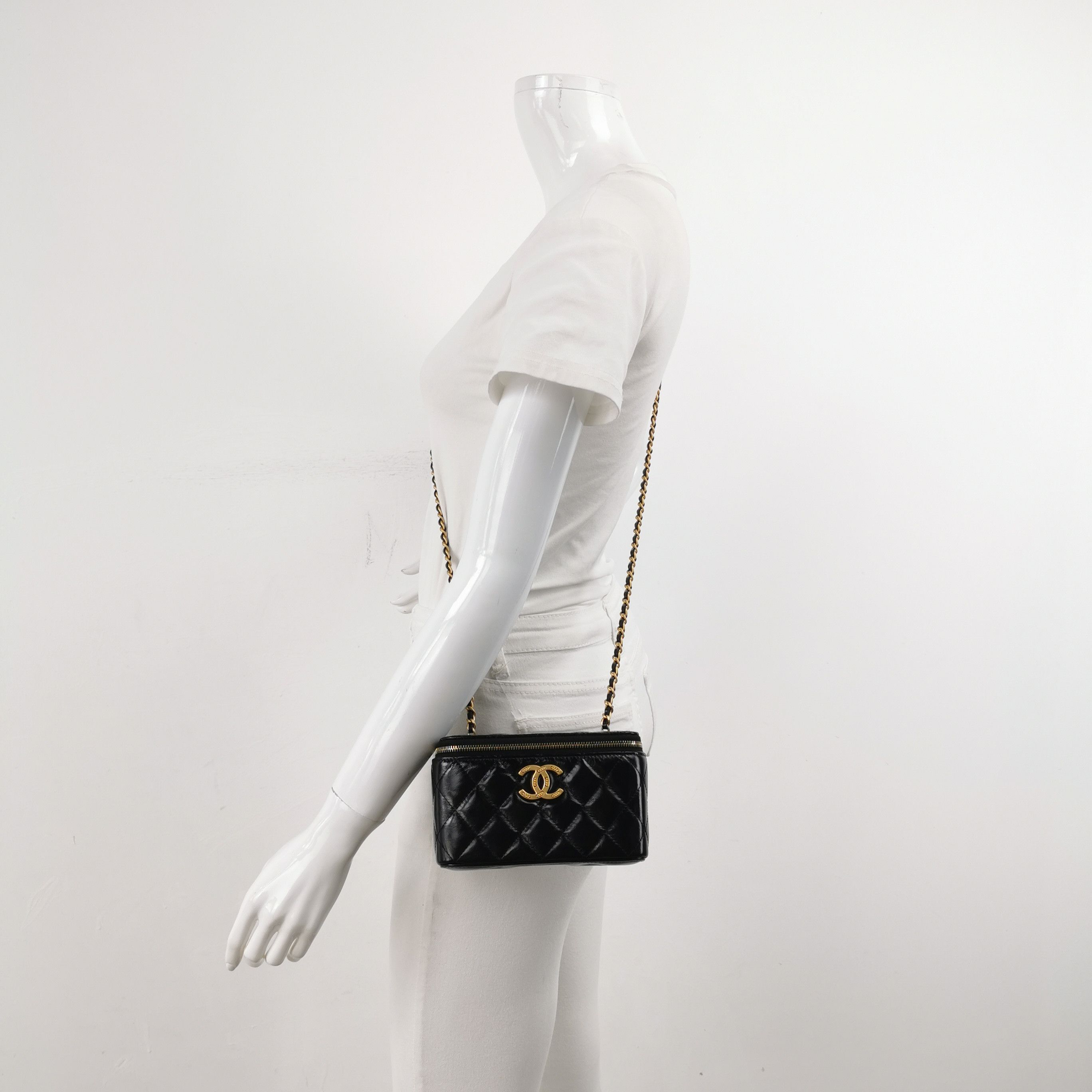 Chanel Chanel Women os Shoulder Bags Size ONE SIZE - 2 Thumbnail
