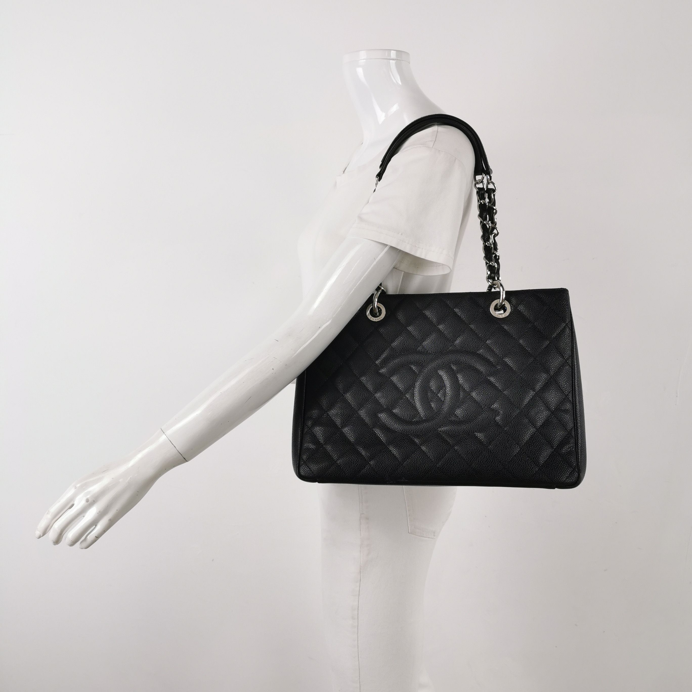 Chanel Chanel Women os Shoulder Bags Size ONE SIZE - 2 Thumbnail