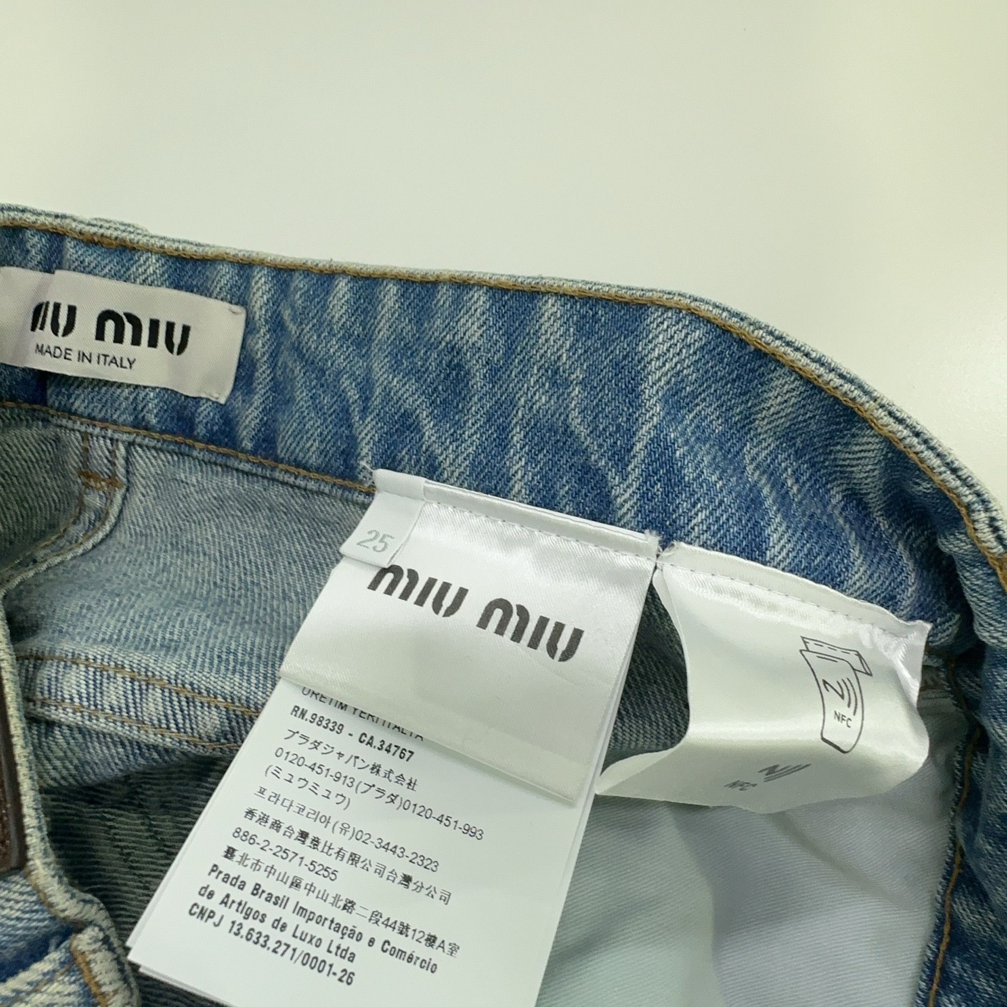 Miu Miu Miu Miu Light Wash Jeans Size 25 Size 25" / US 0 / IT 36 - 4 Thumbnail