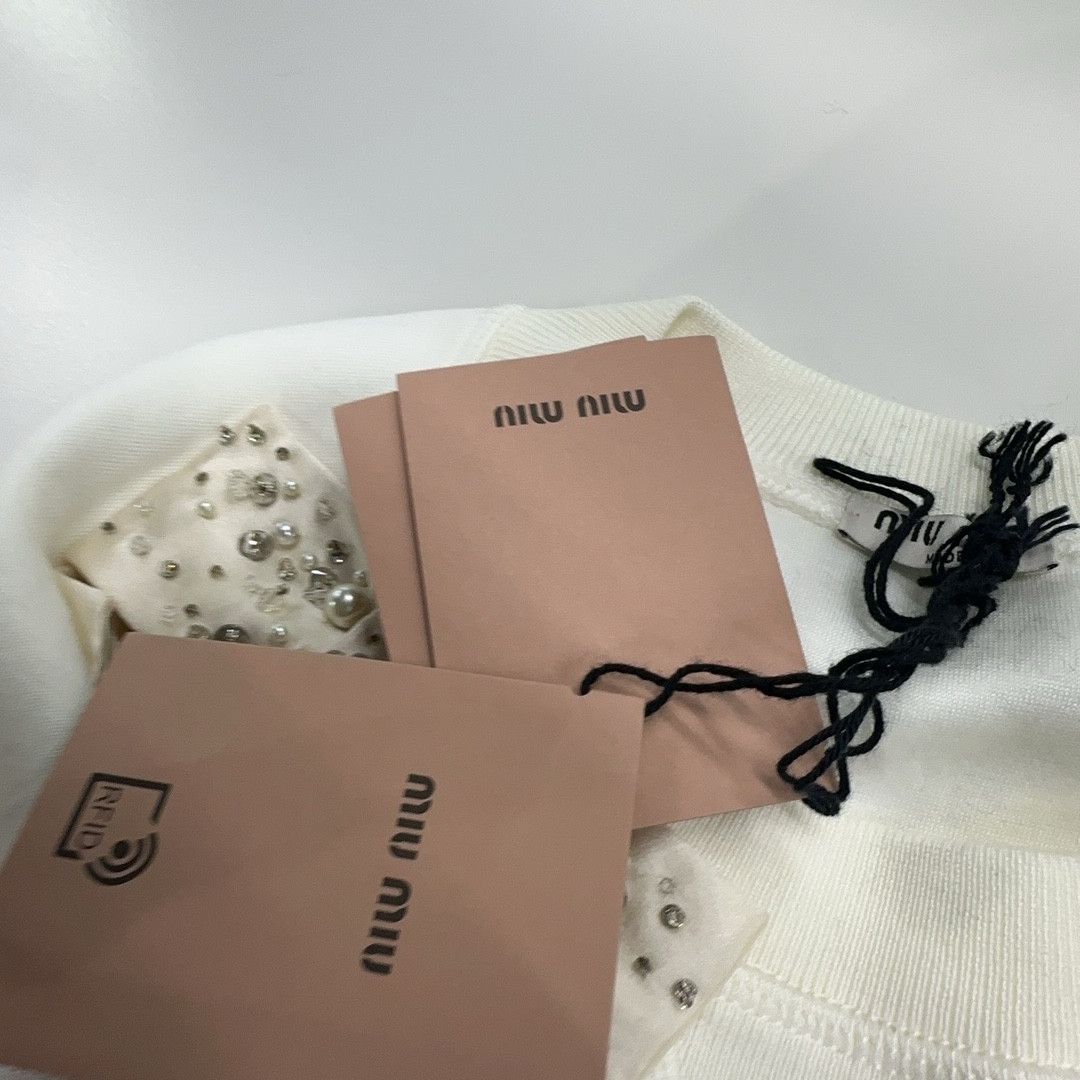 Miu Miu Miu Miu Embellished Bow Logo Sweatshirt XS Size XS / US 0-2 / IT 36-38 - 6 Thumbnail