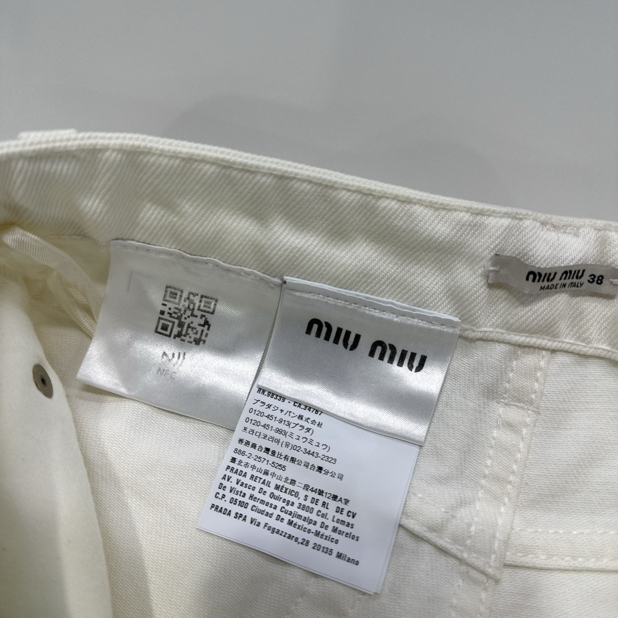 Miu Miu Miu Miu Scalloped Hem Denim Shorts Size 38 Size 26" / US 2 / IT 38 - 3 Thumbnail