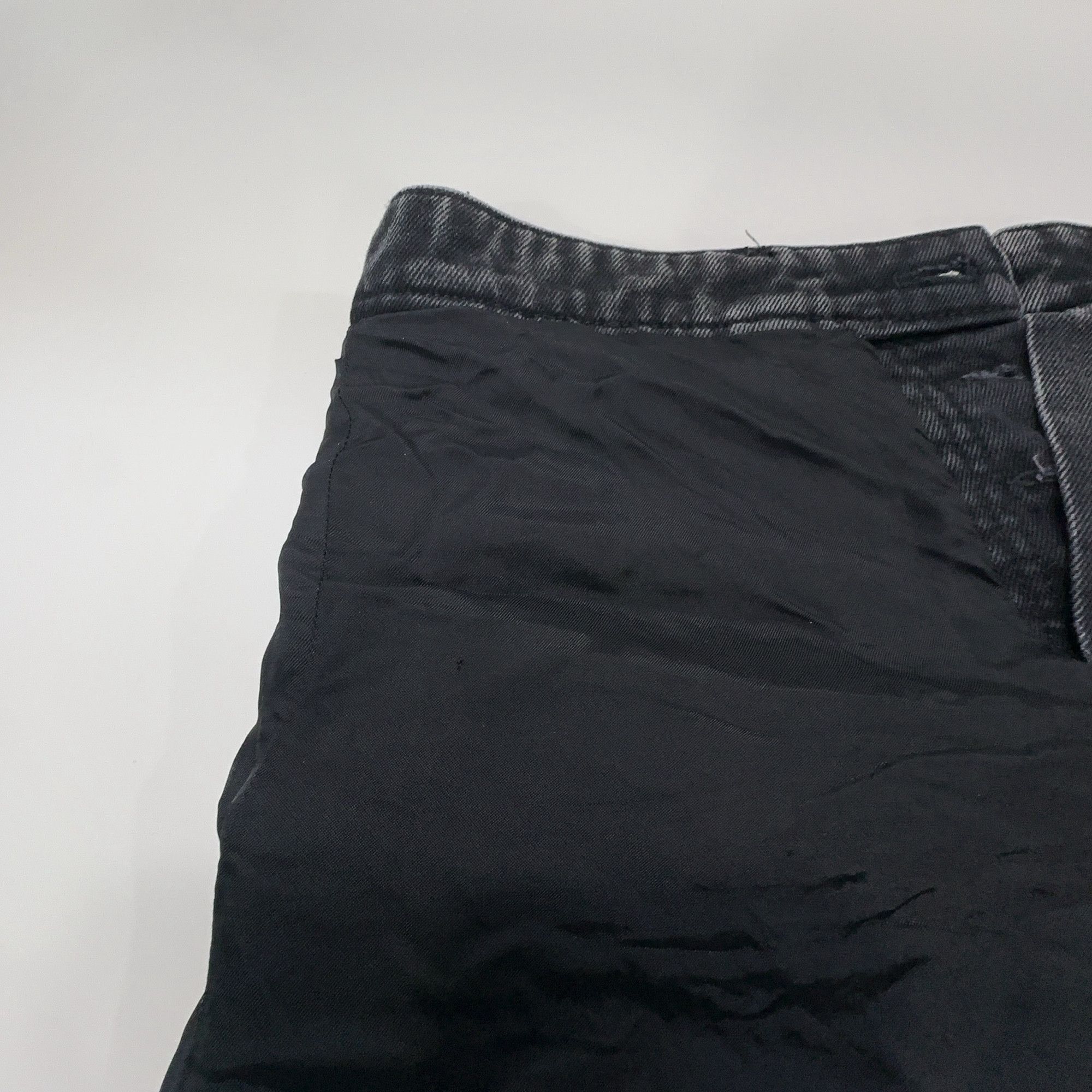 Miu Miu Miu Miu Frayed Denim Shorts Size 26 Size 26" / US 2 / IT 38 - 11 Thumbnail