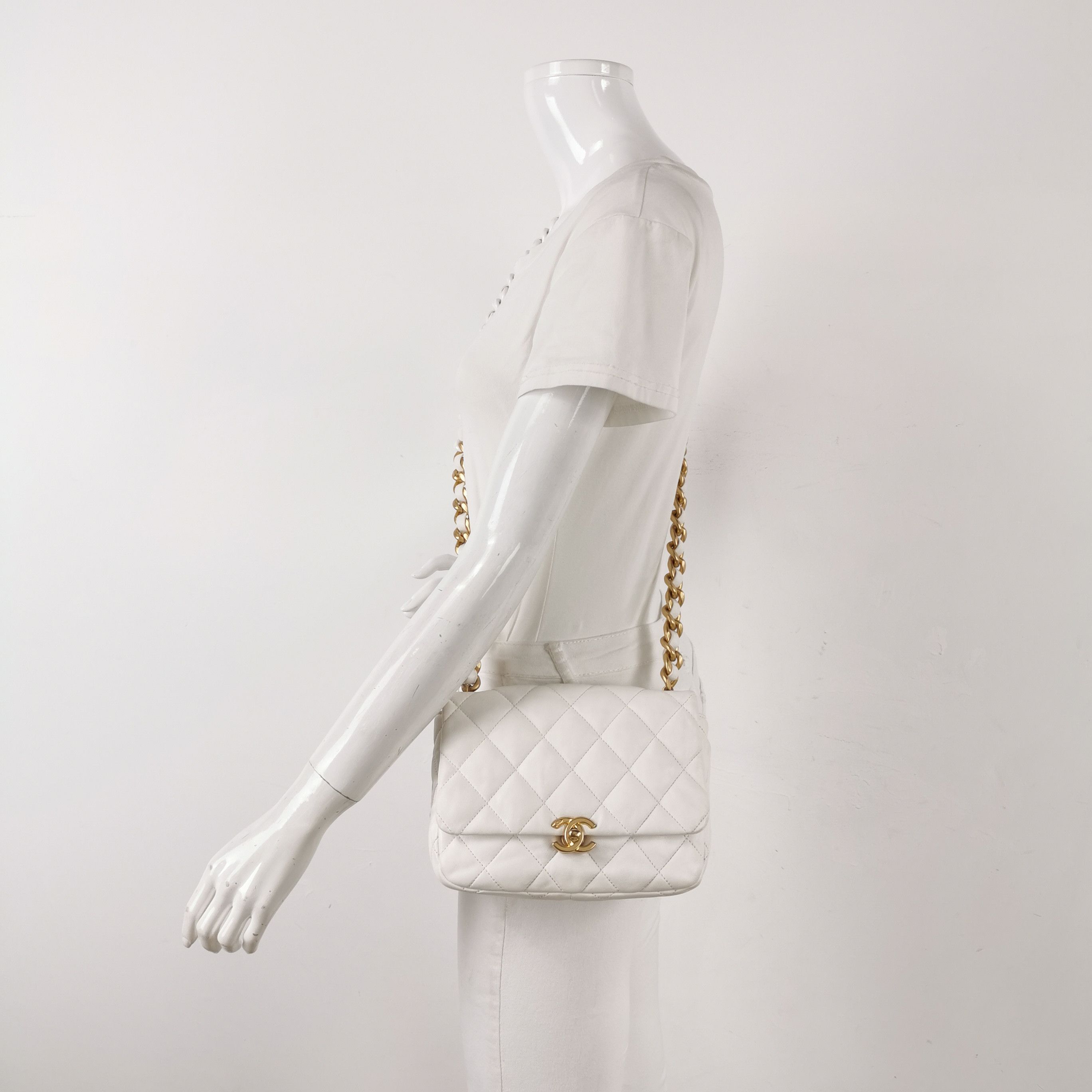 Chanel Chanel Women os Shoulder Bags Size ONE SIZE - 2 Thumbnail