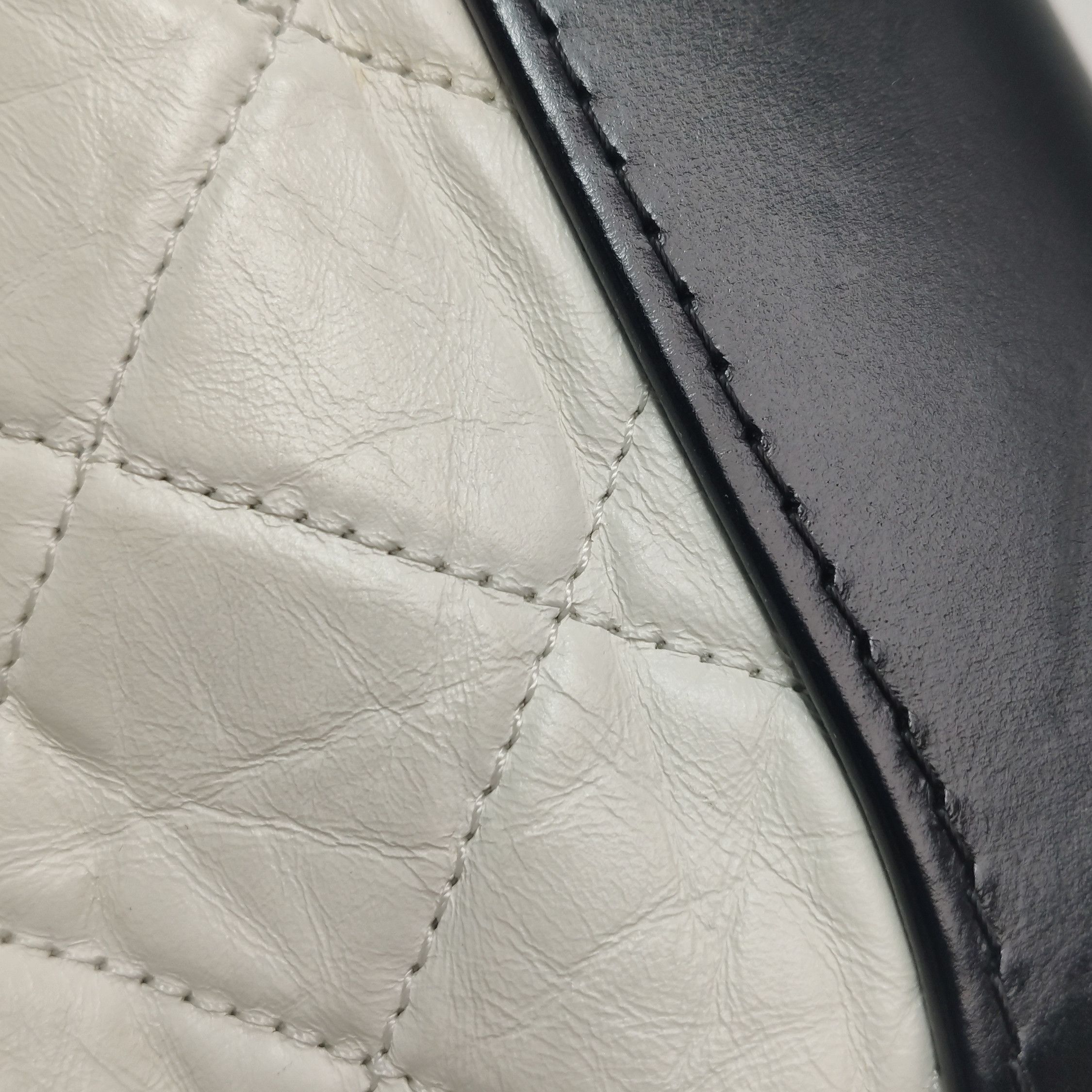 Chanel Chanel Women os Shoulder Bags Size ONE SIZE - 25 Thumbnail