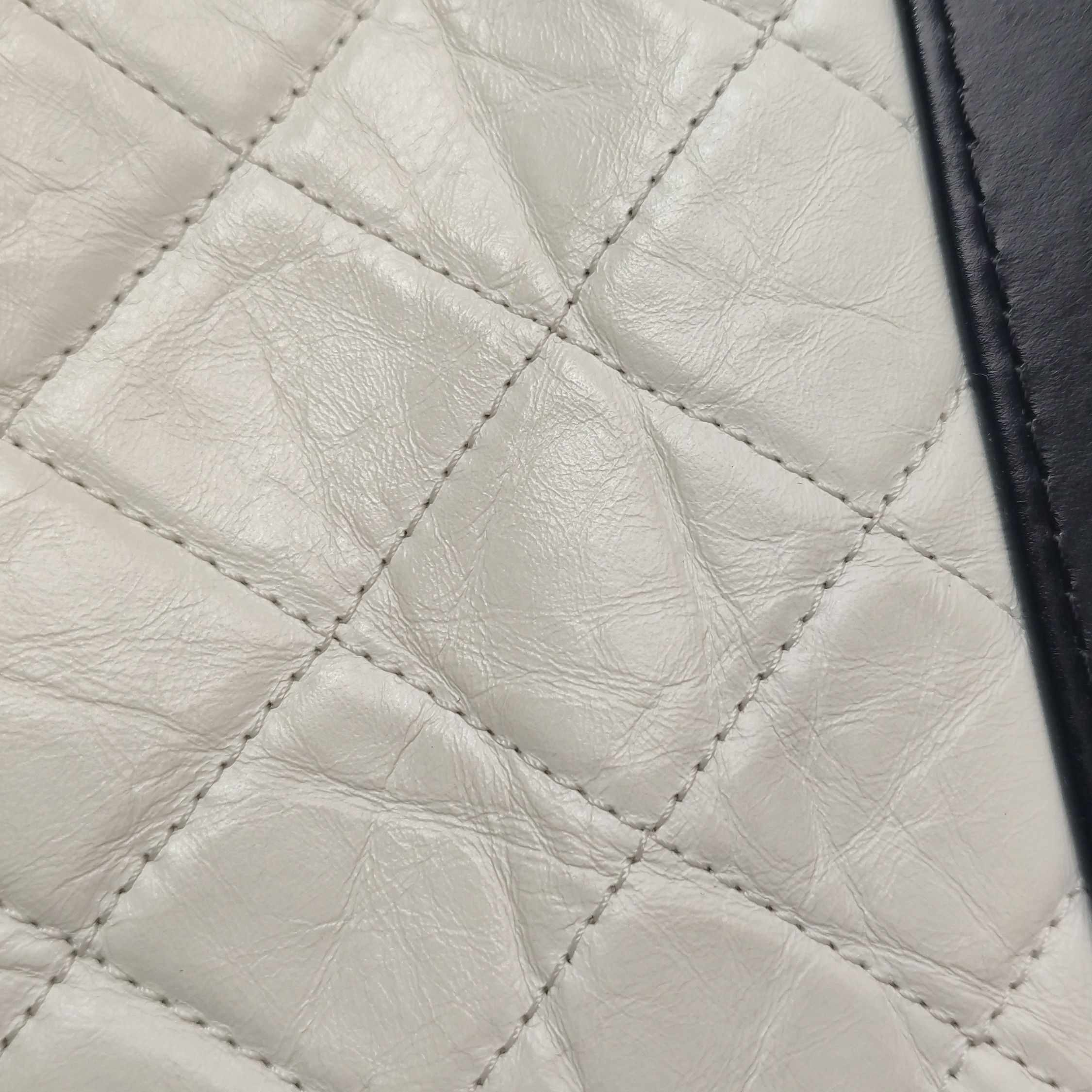 Chanel Chanel Women os Shoulder Bags Size ONE SIZE - 24 Thumbnail