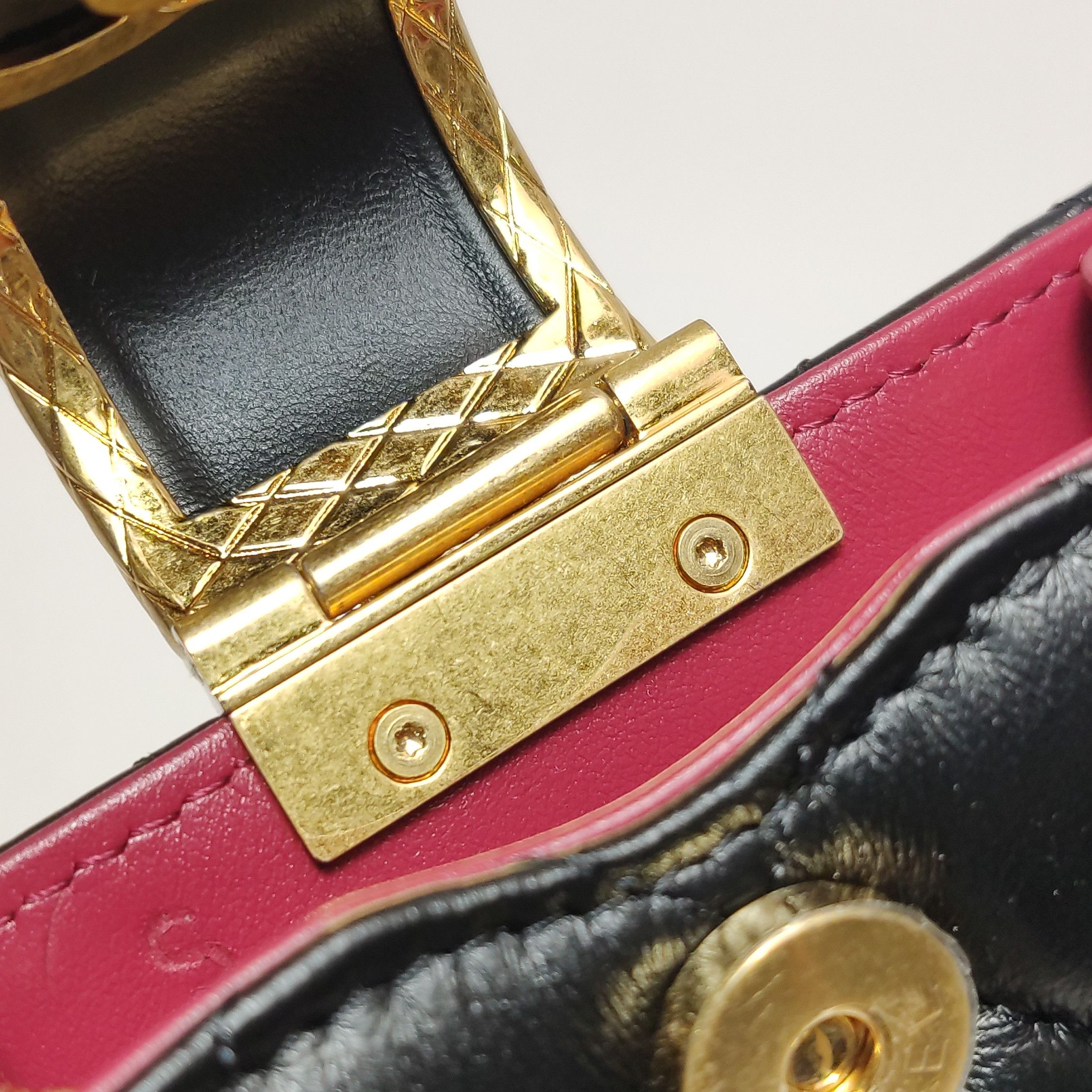 Chanel Chanel Women os Crossbody Bags Size ONE SIZE - 11 Thumbnail