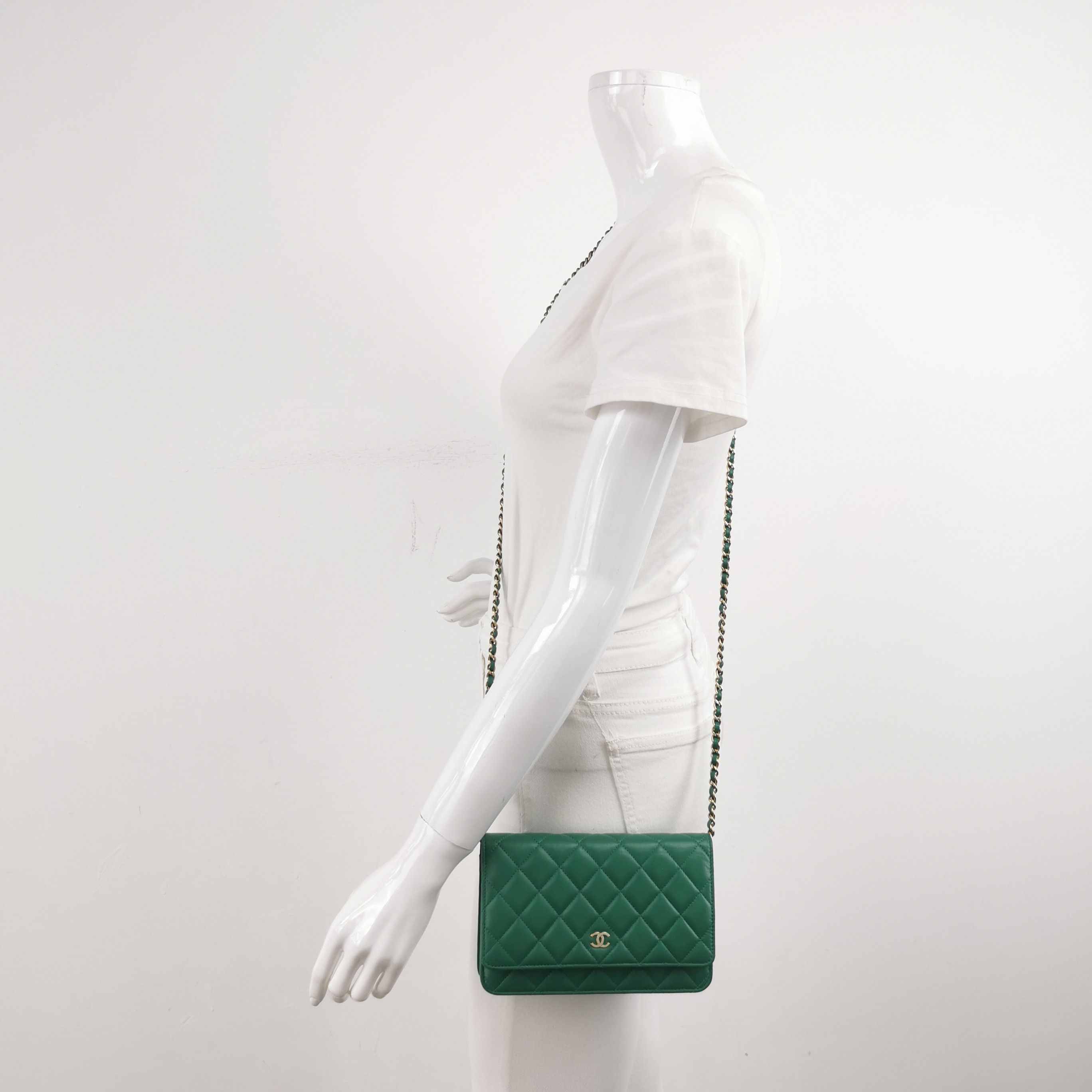 Chanel Chanel Women os Crossbody Bags Size ONE SIZE - 2 Thumbnail