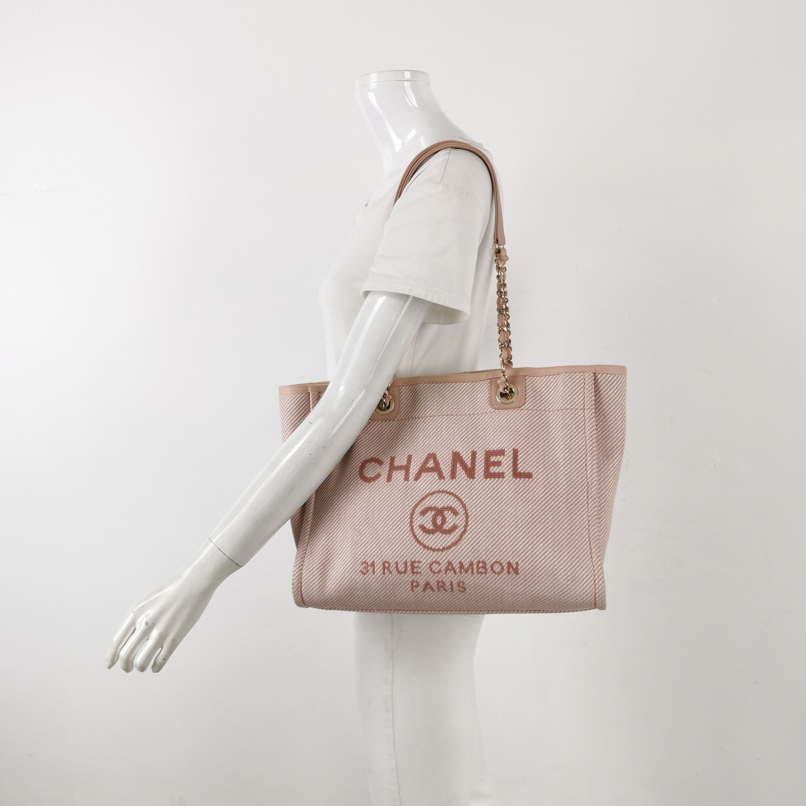 Chanel Chanel Women os Shoulder Bags Size ONE SIZE - 2 Thumbnail