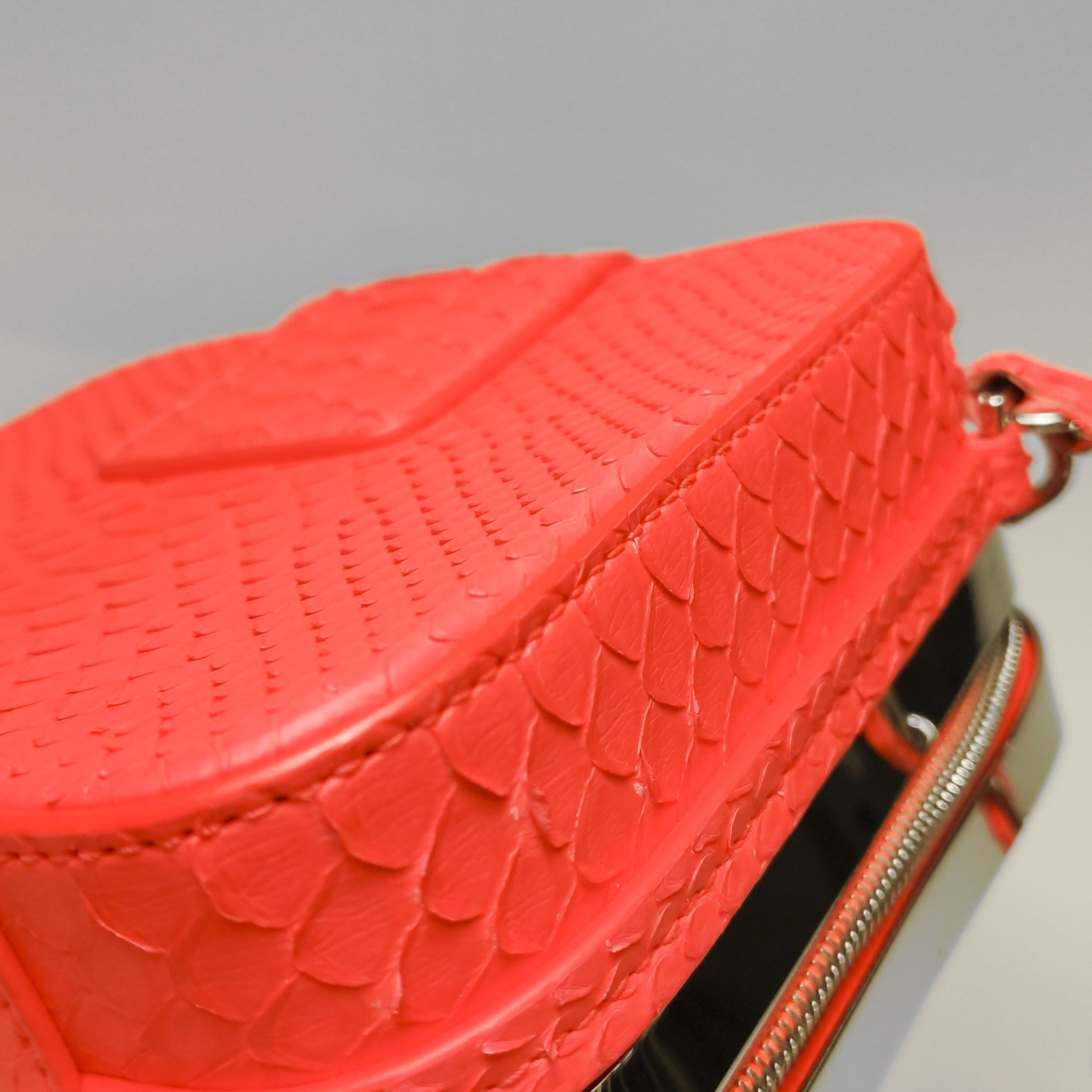 Chanel Chanel Women os Crossbody Bags Size ONE SIZE - 19 Thumbnail