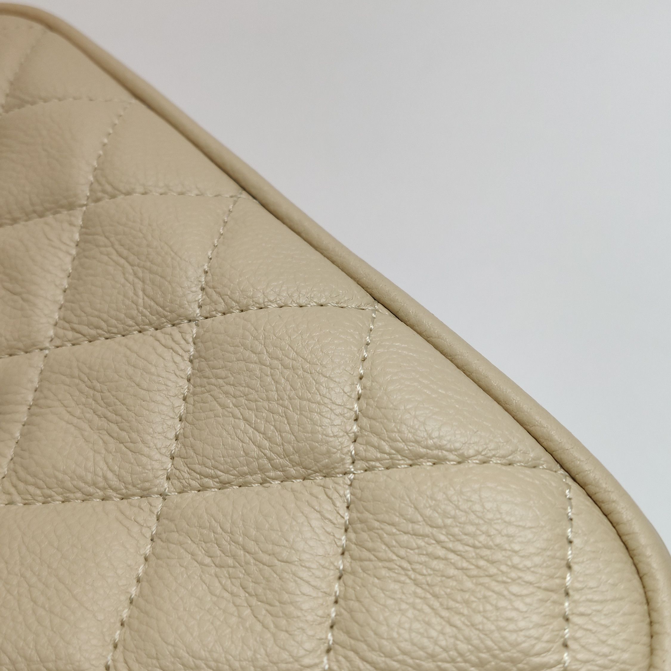 Chanel Chanel Women os Shoulder Bags Size ONE SIZE - 22 Thumbnail