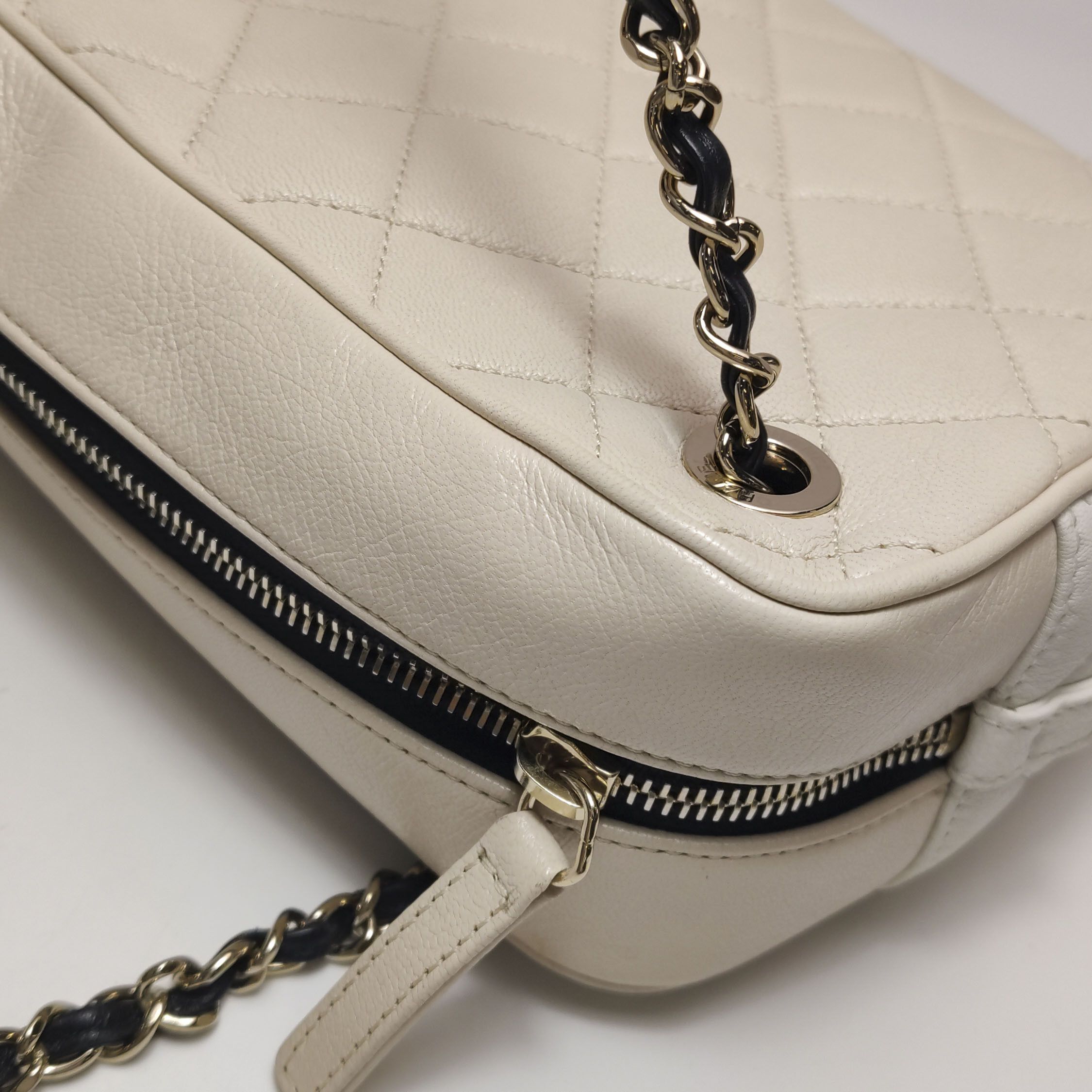 Chanel Chanel Women os Shoulder Bags Size ONE SIZE - 24 Thumbnail