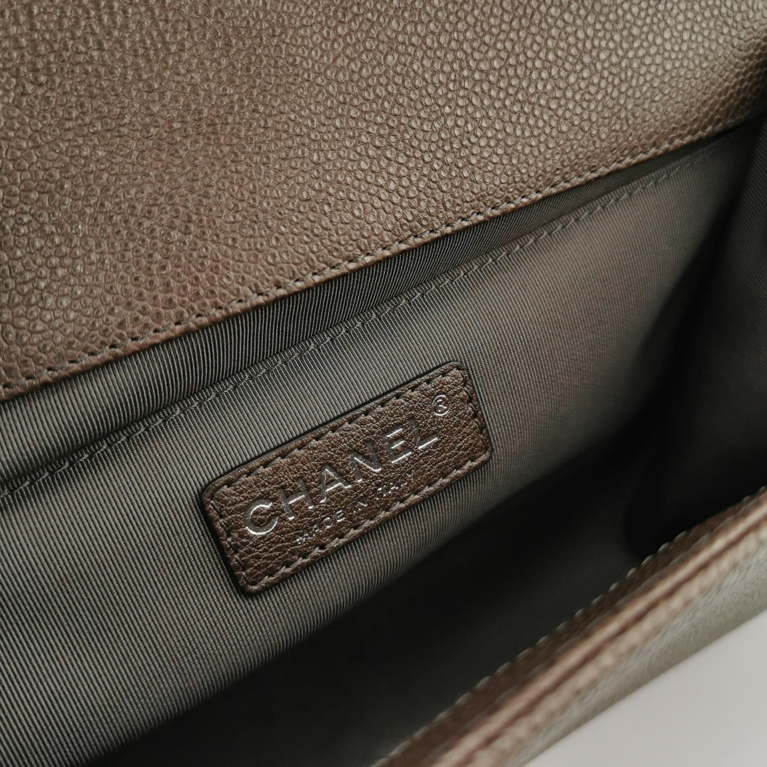 Chanel Chanel Women os Shoulder Bags Size ONE SIZE - 8 Thumbnail