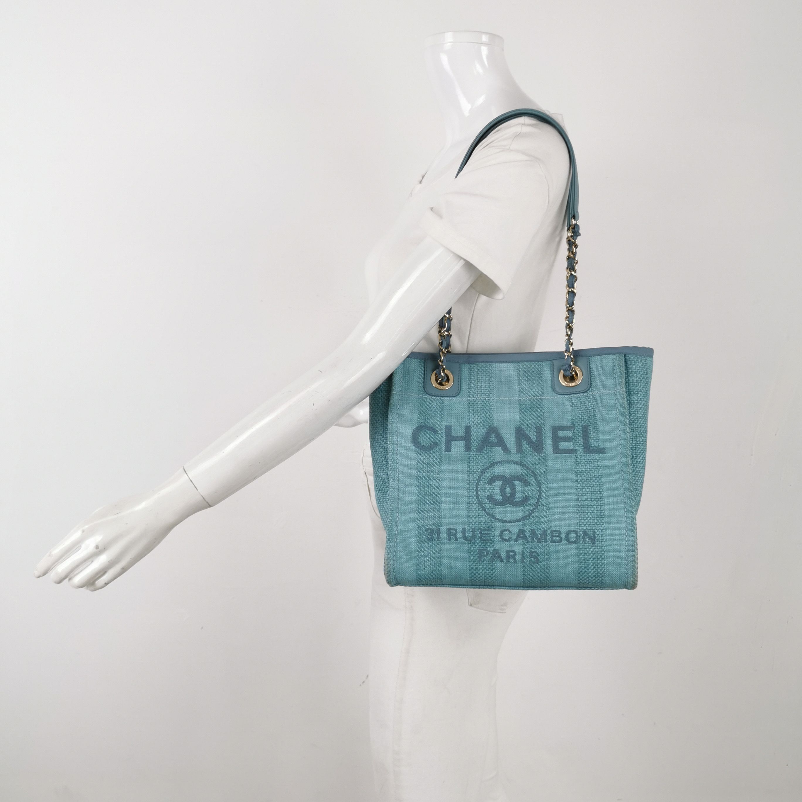 Chanel Chanel Women os Shoulder Bags Size ONE SIZE - 2 Thumbnail