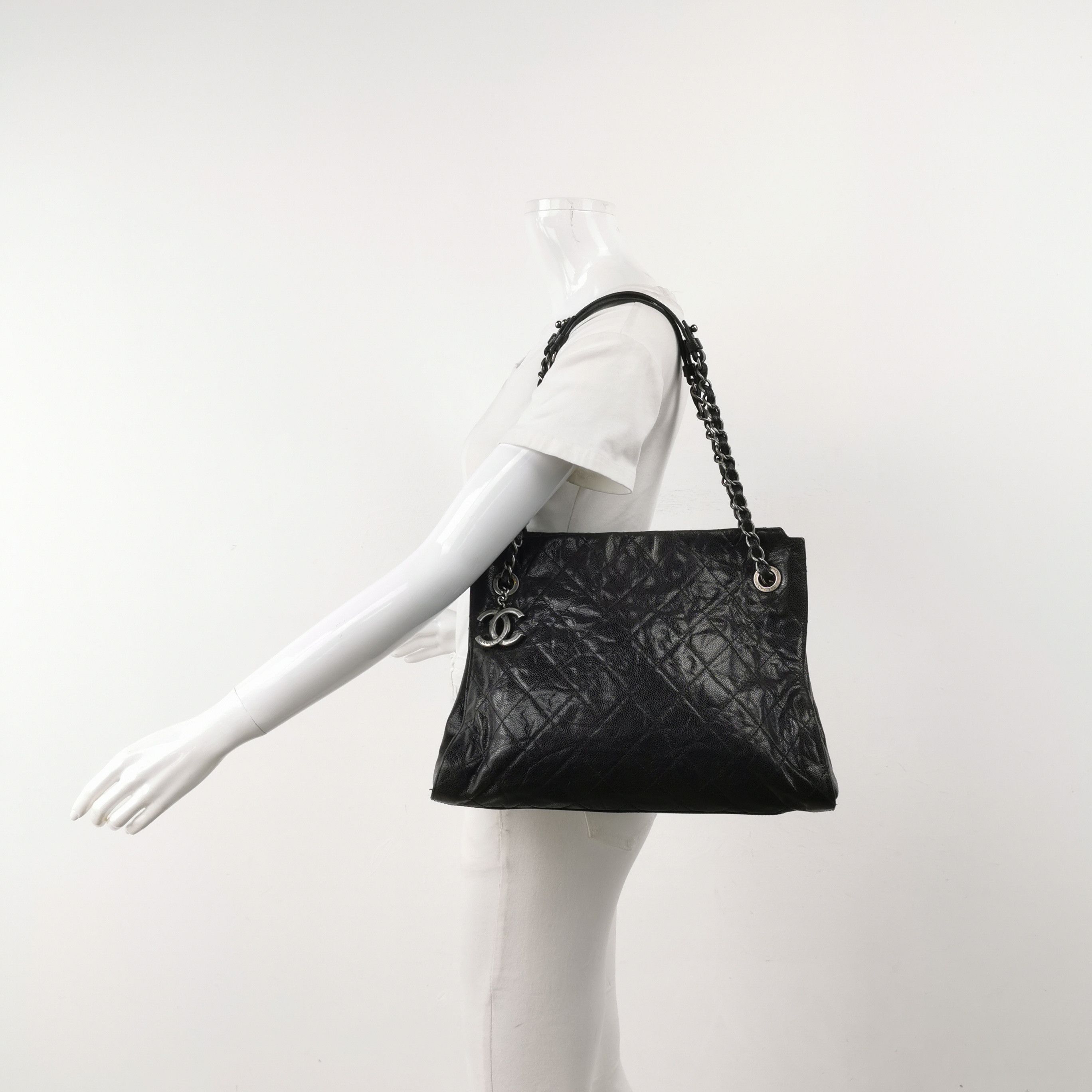 Chanel Chanel Women os Shoulder Bags Size ONE SIZE - 2 Thumbnail